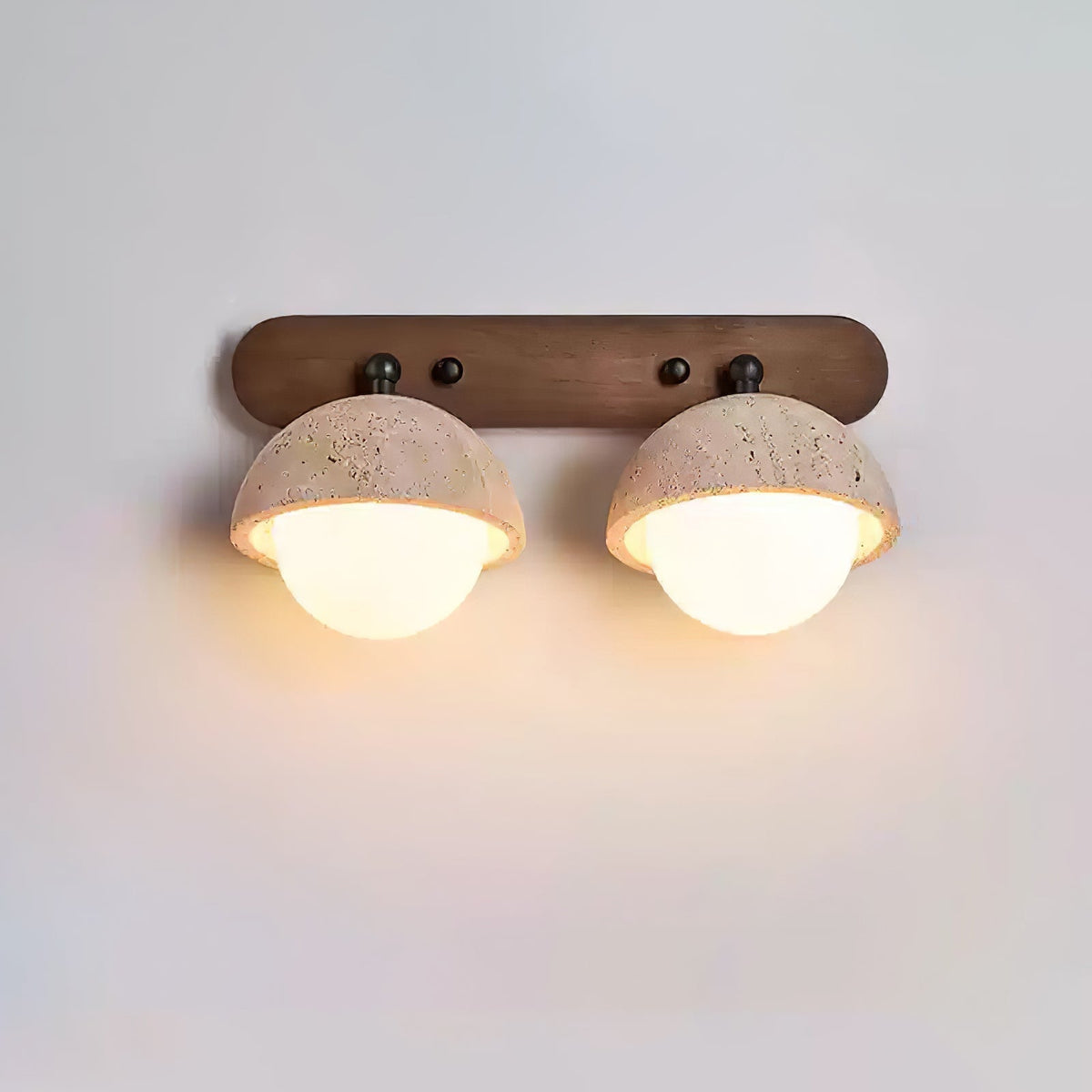 Cavix wandlamp met halve maan van geel travertin en walnoothout