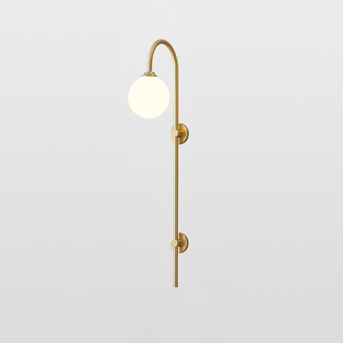Nyvaris moderne minimalistische wandlamp met bolvormig glazen kap in messing