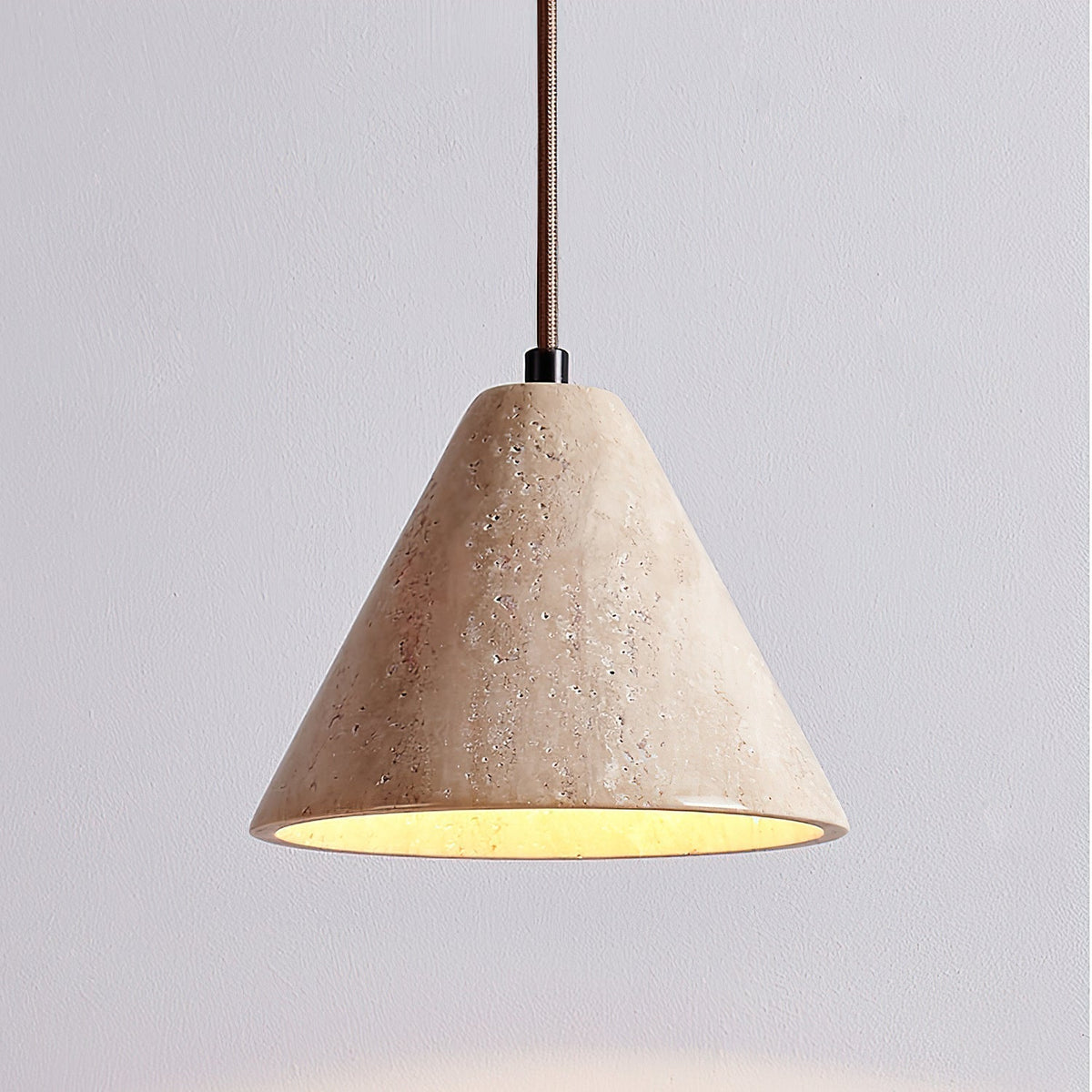 Cezoriel conische hanglamp van geel travertin