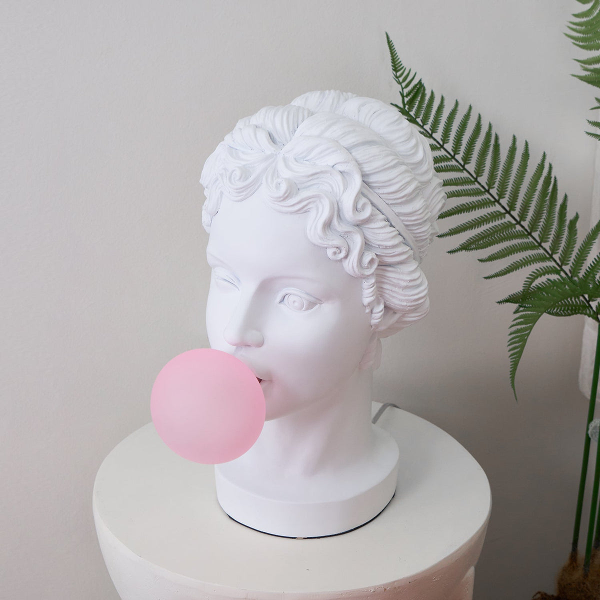 Aurrinel sculpturale tafellamp van hars