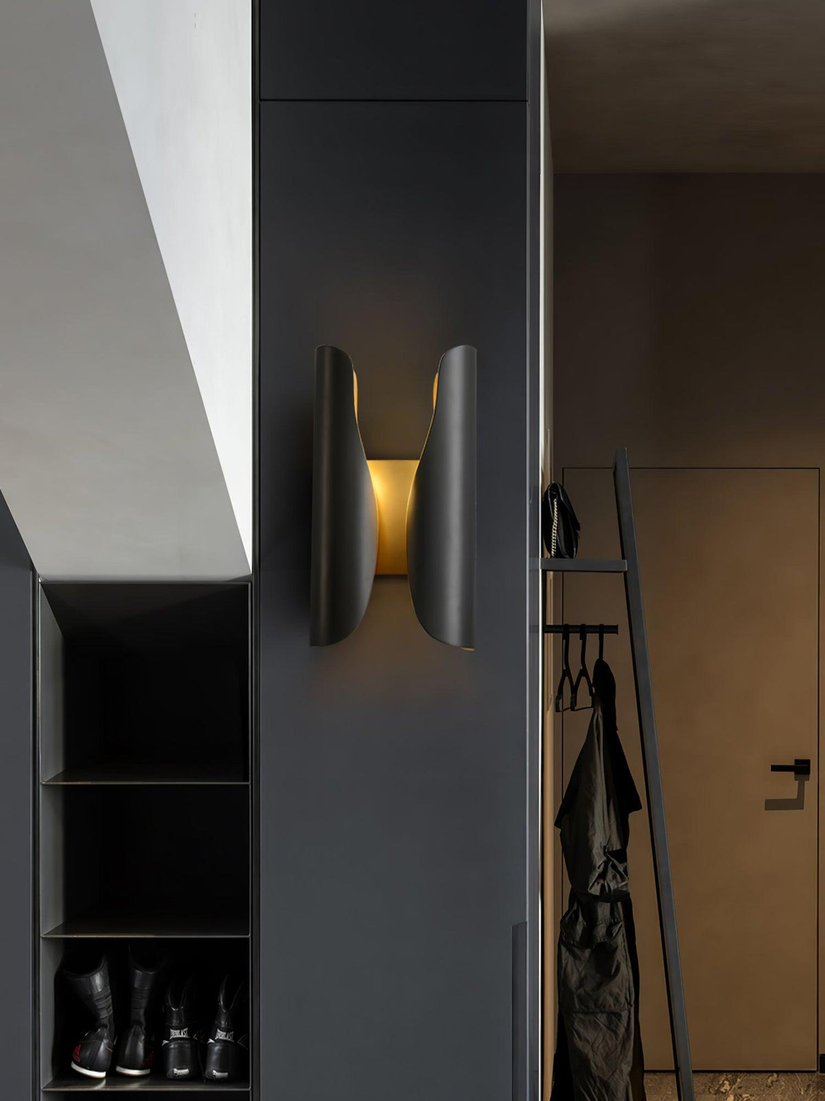 Solthren Guardian wandlamp