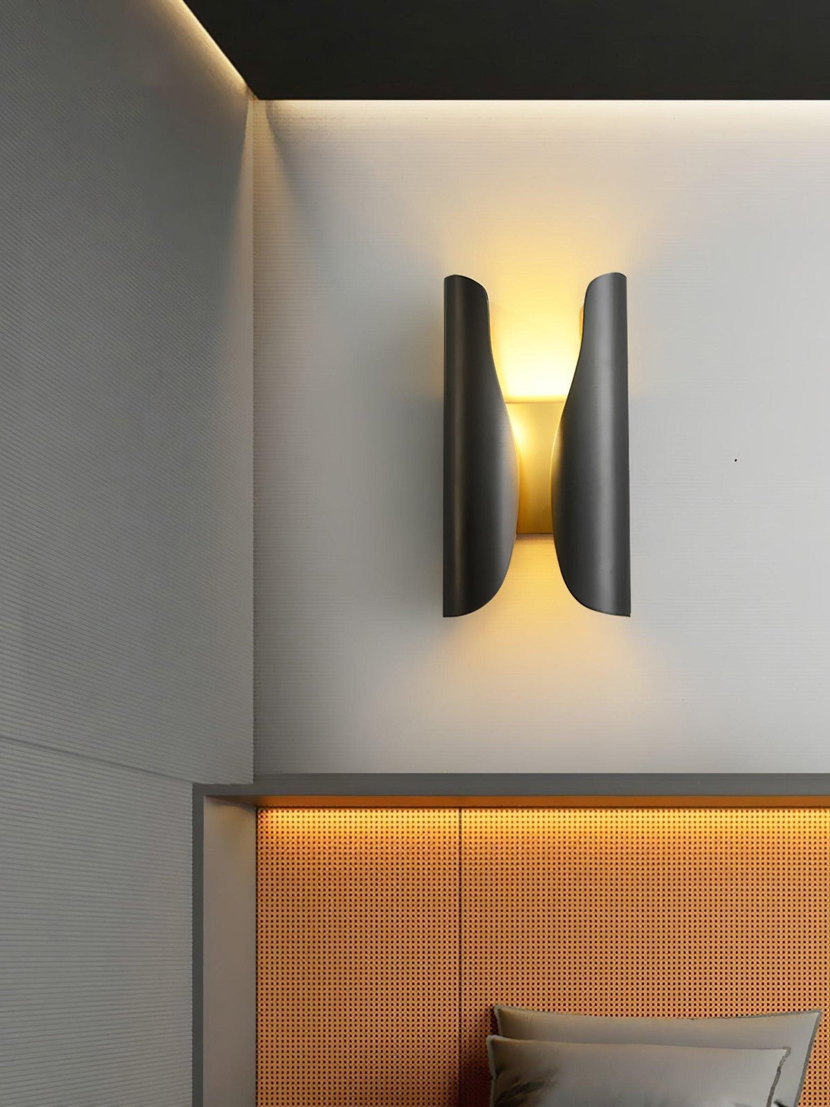 Solthren Guardian wandlamp