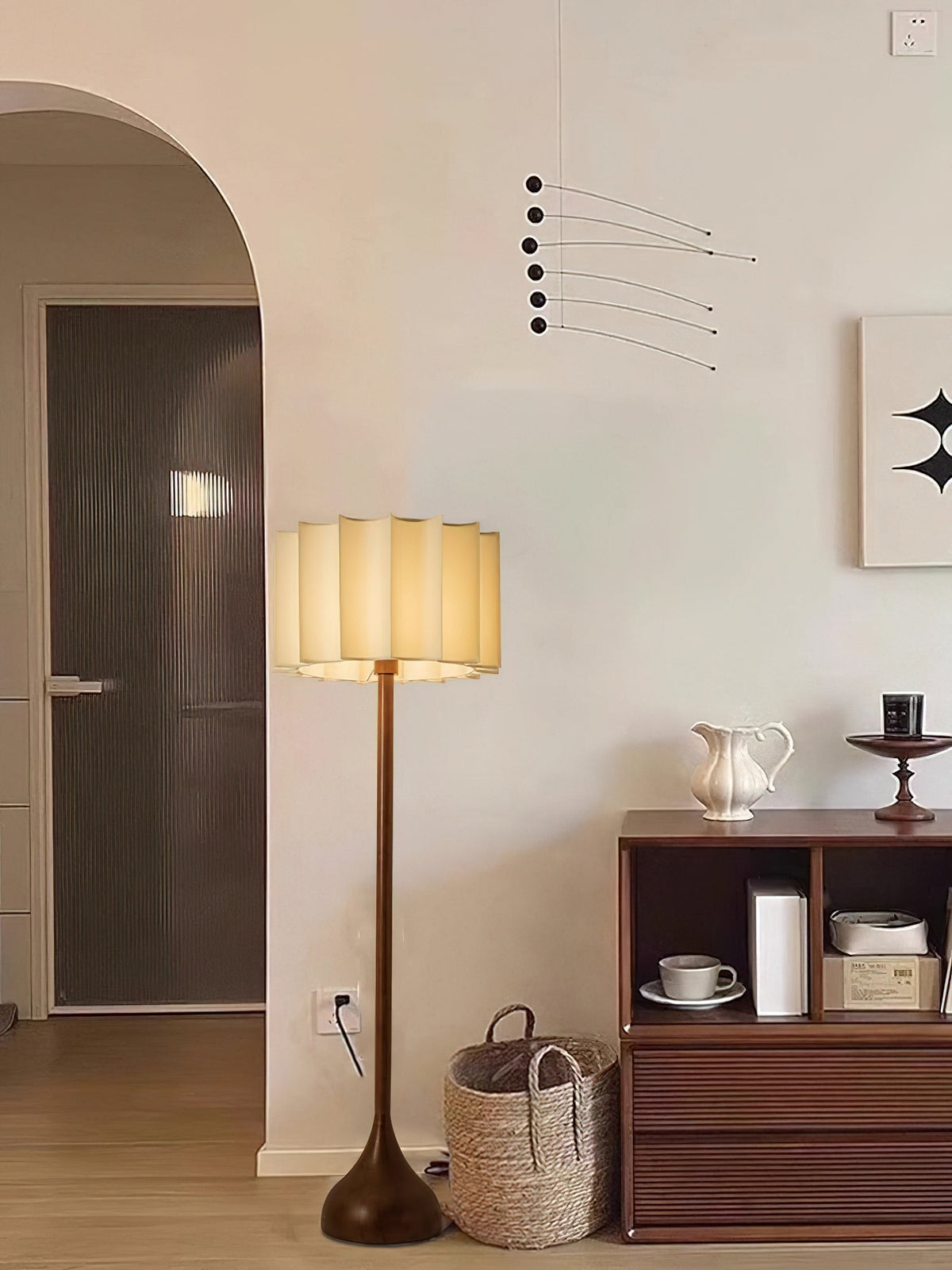 Bexi Minimalistische vloerlamp van walnoothout en beige stof