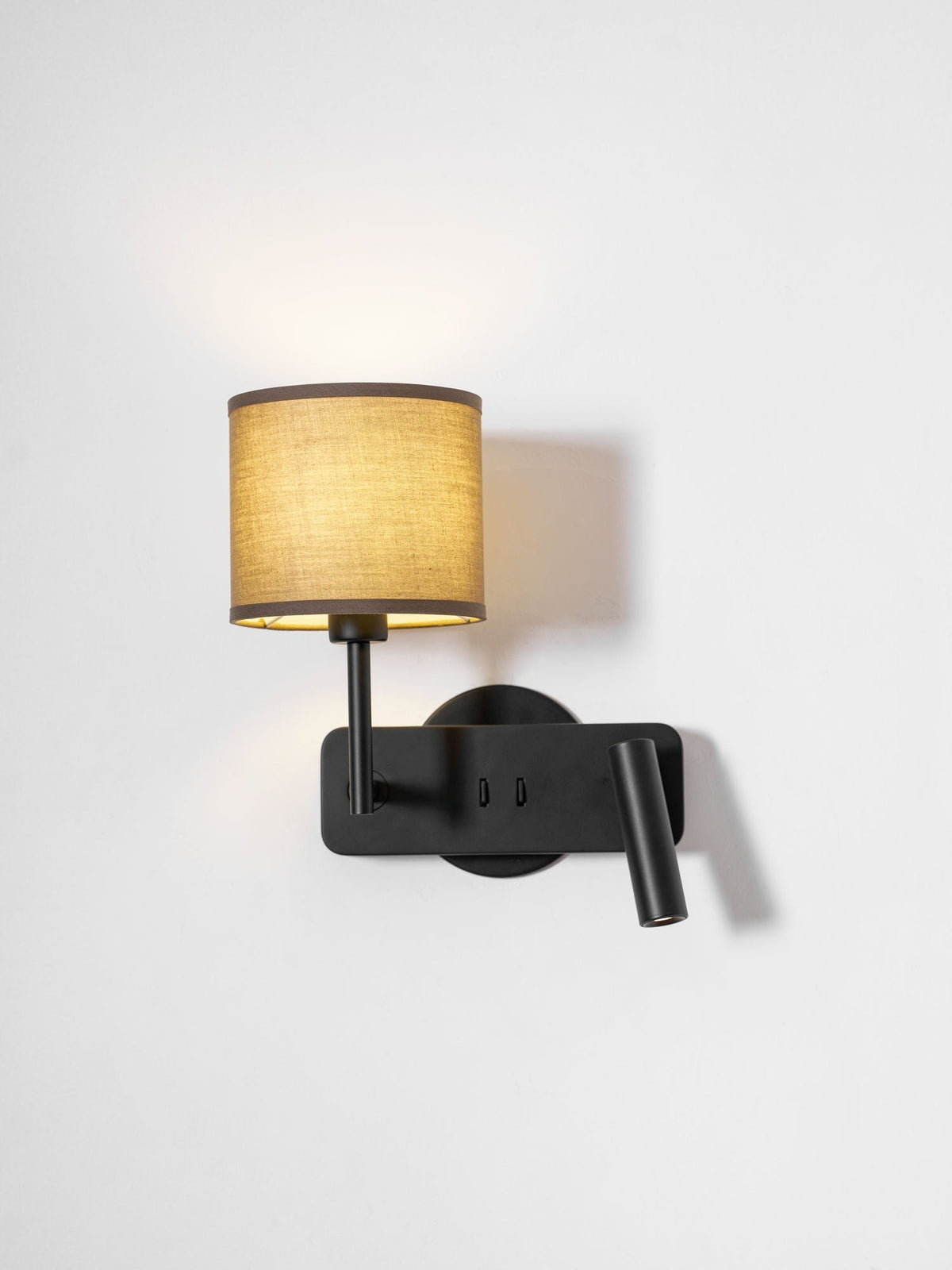 Rivoeria wandlamp