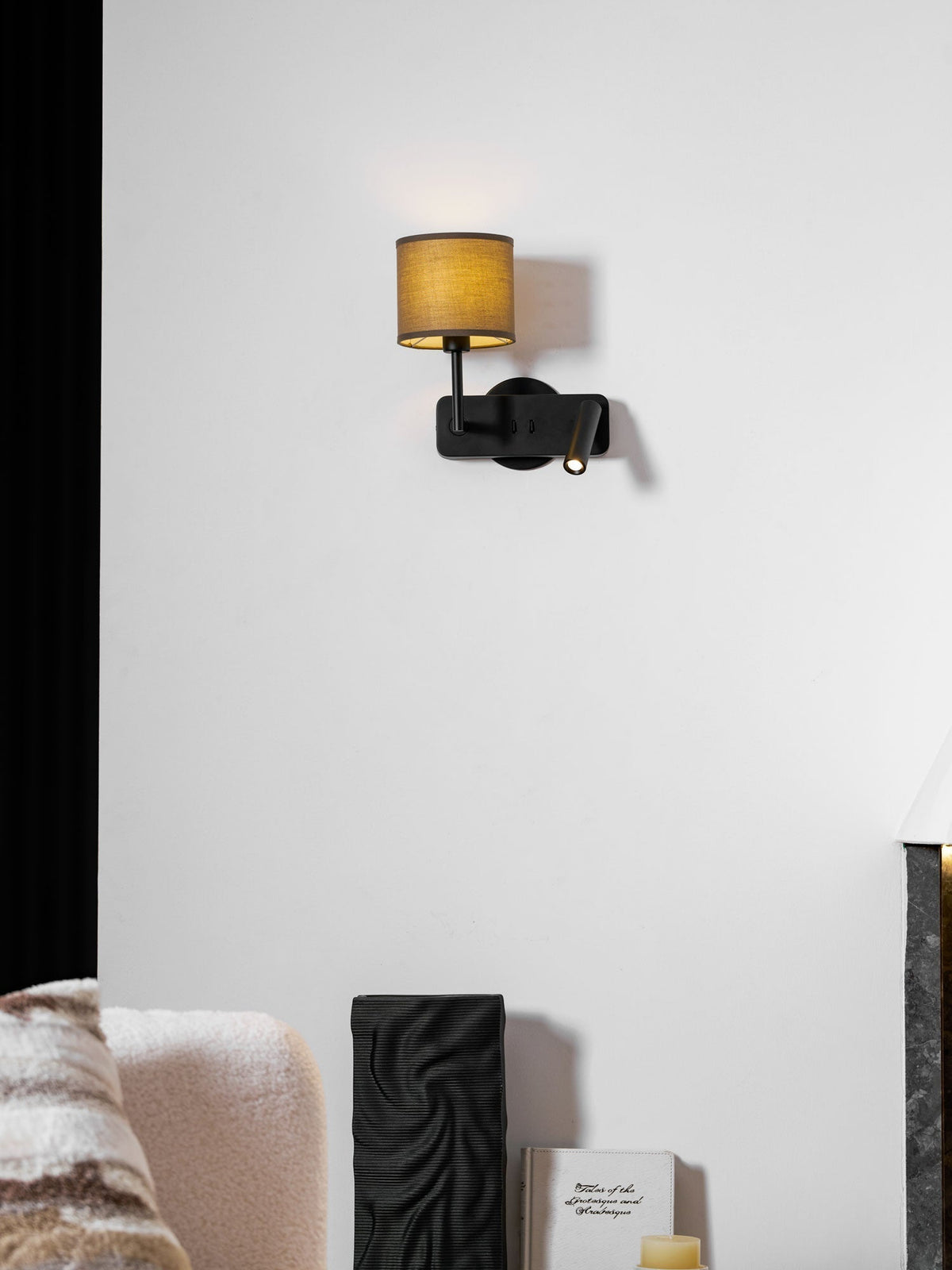 Rivoeria wandlamp