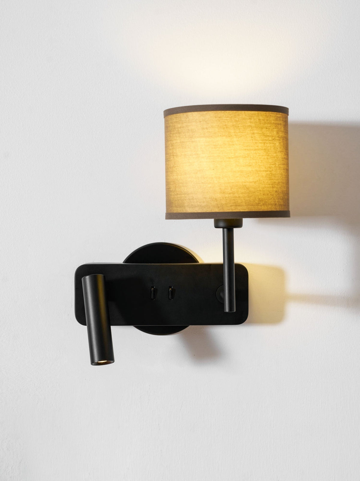 Rivoeria wandlamp