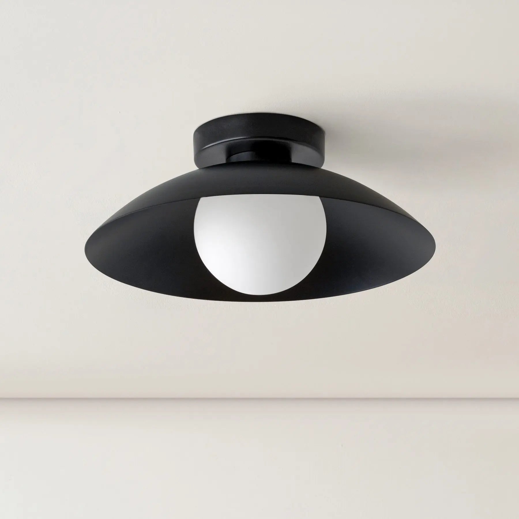Cairns Modern Plafondlamp Zwart Rode Metaal Woonkamer Slaapkamer