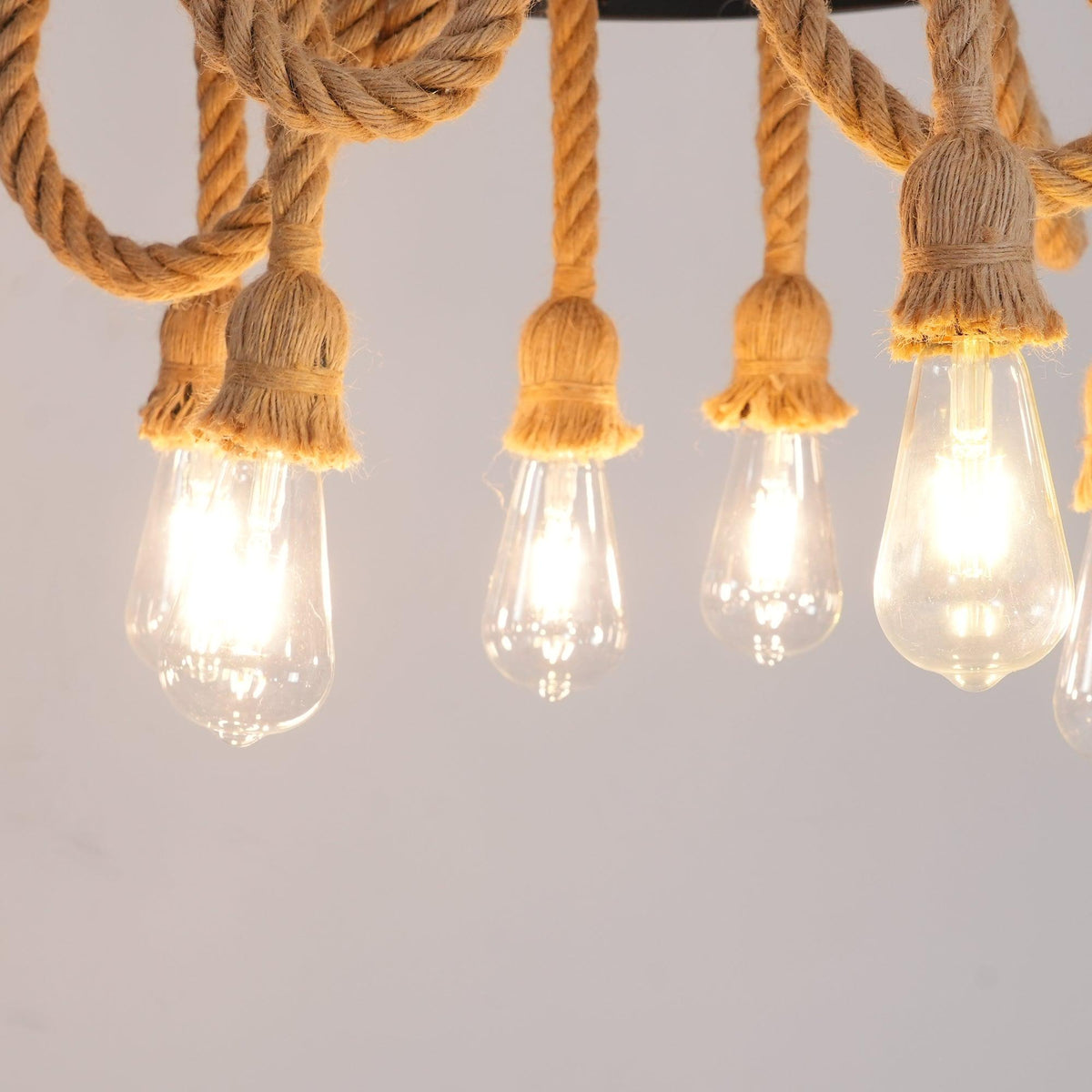 Soluaine kroonluchter van hennepkoord in industriële stijl met zes lichtpunten