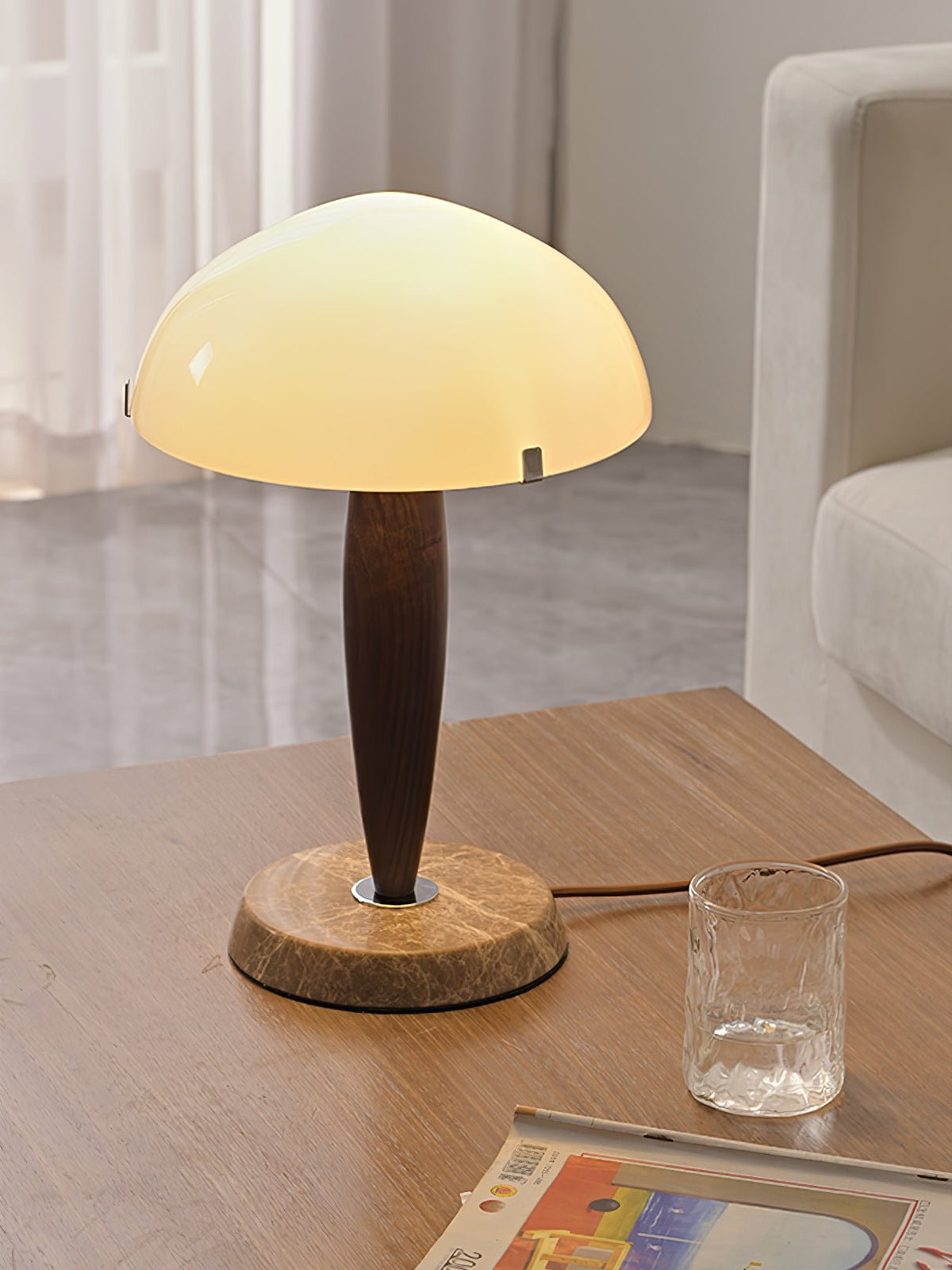 Emerson tafellamp van donker walnoot