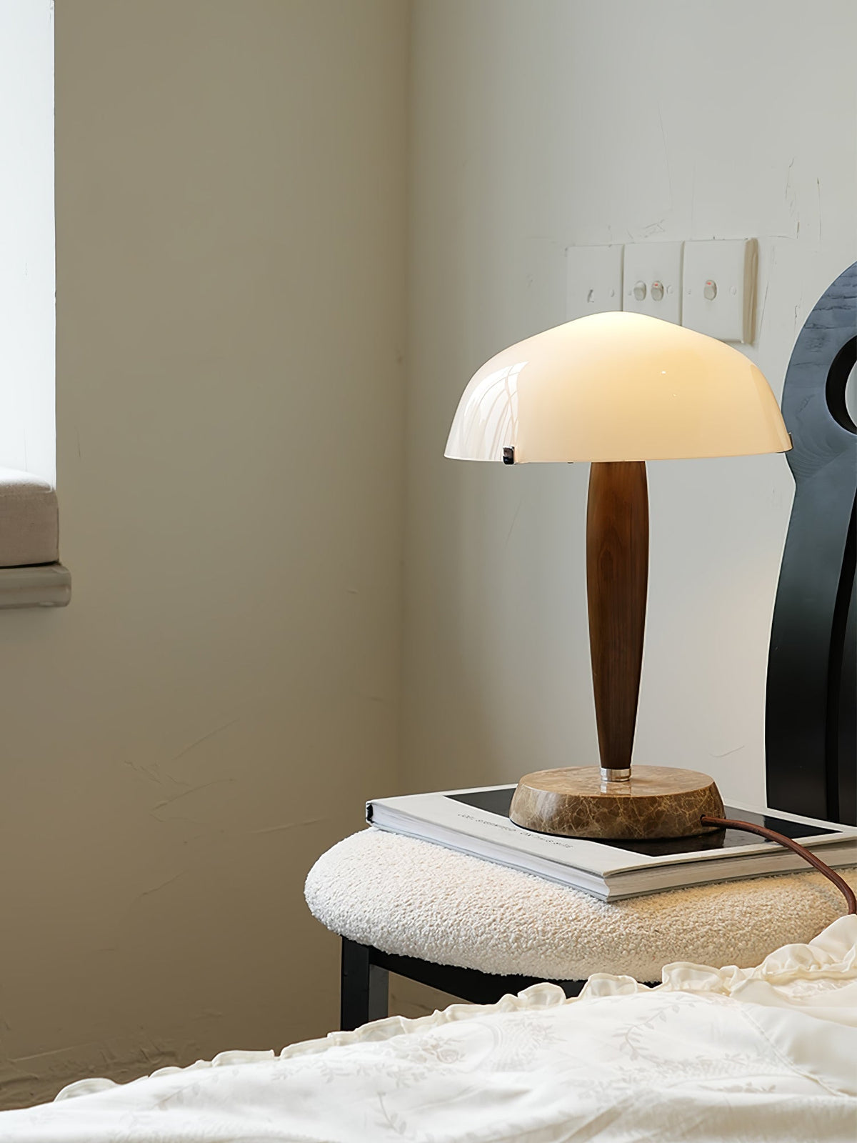 Emerson tafellamp van donker walnoot