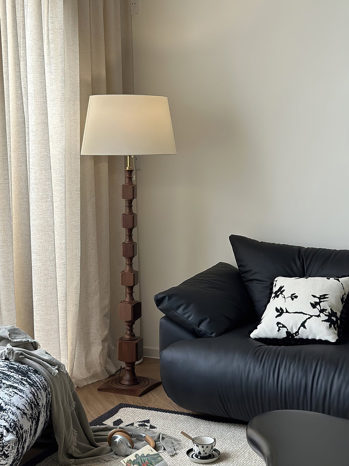 Sylarelle Houten vloerlamp in walnootkleur