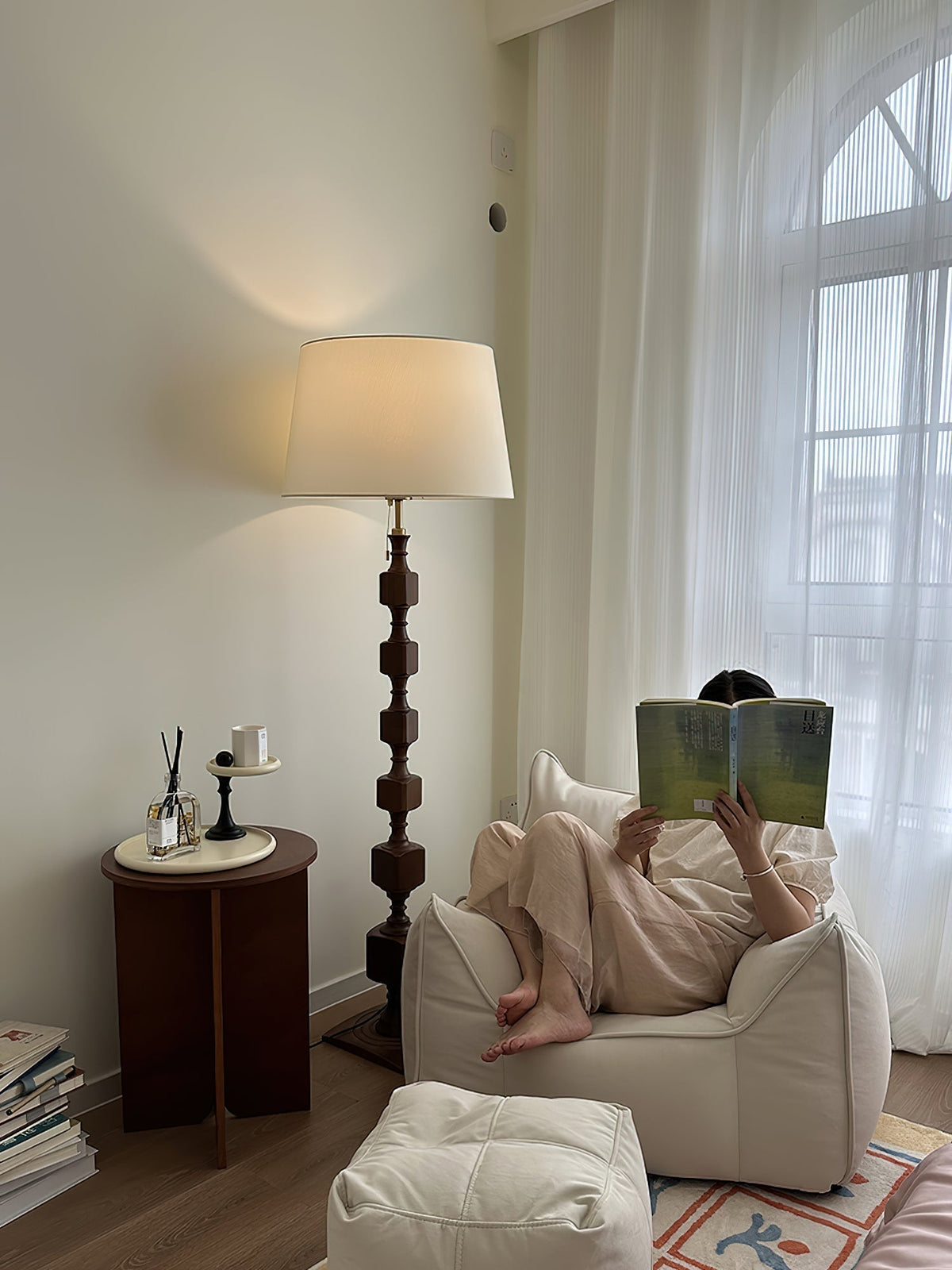 Sylarelle Houten vloerlamp in walnootkleur