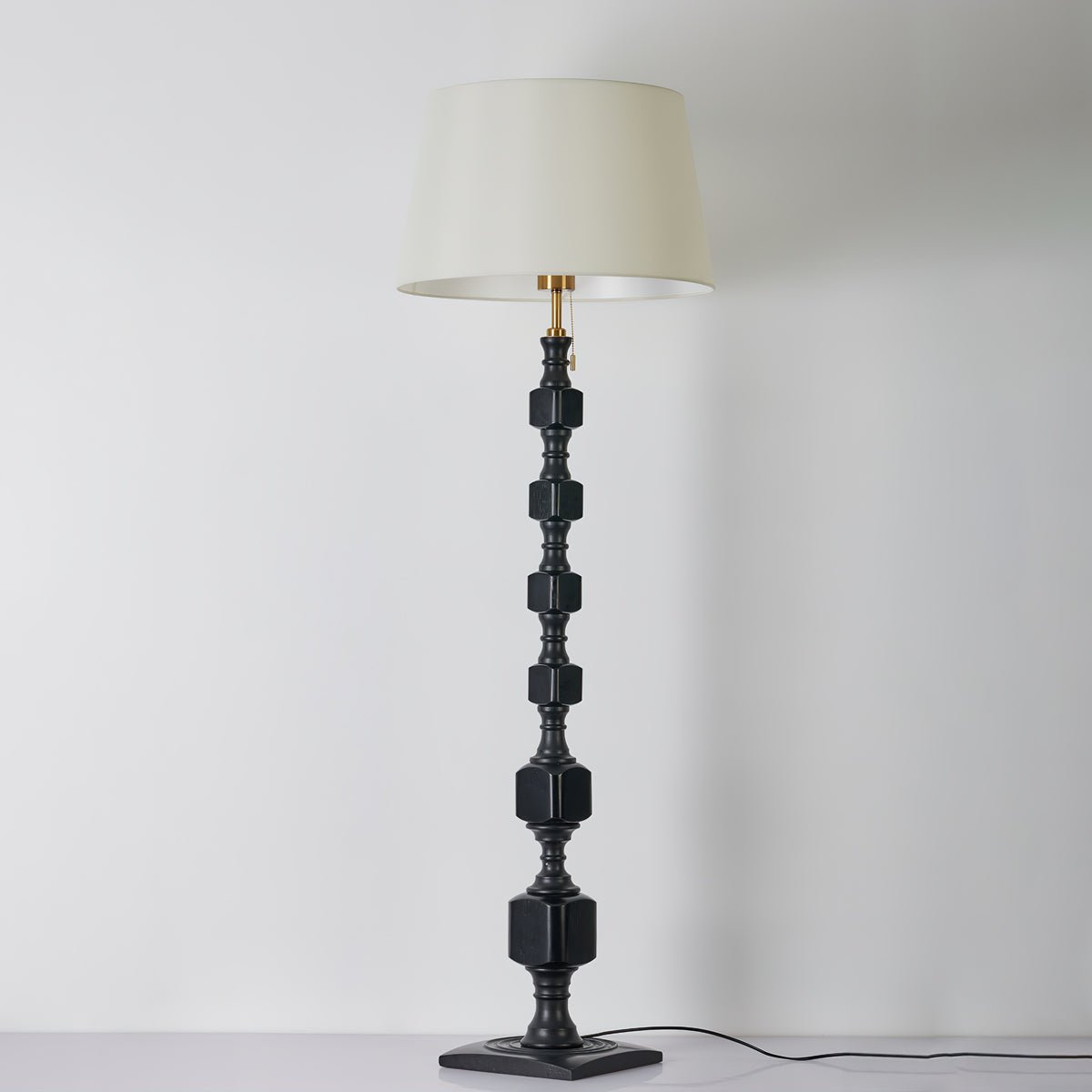 Sylarelle Houten vloerlamp in walnootkleur