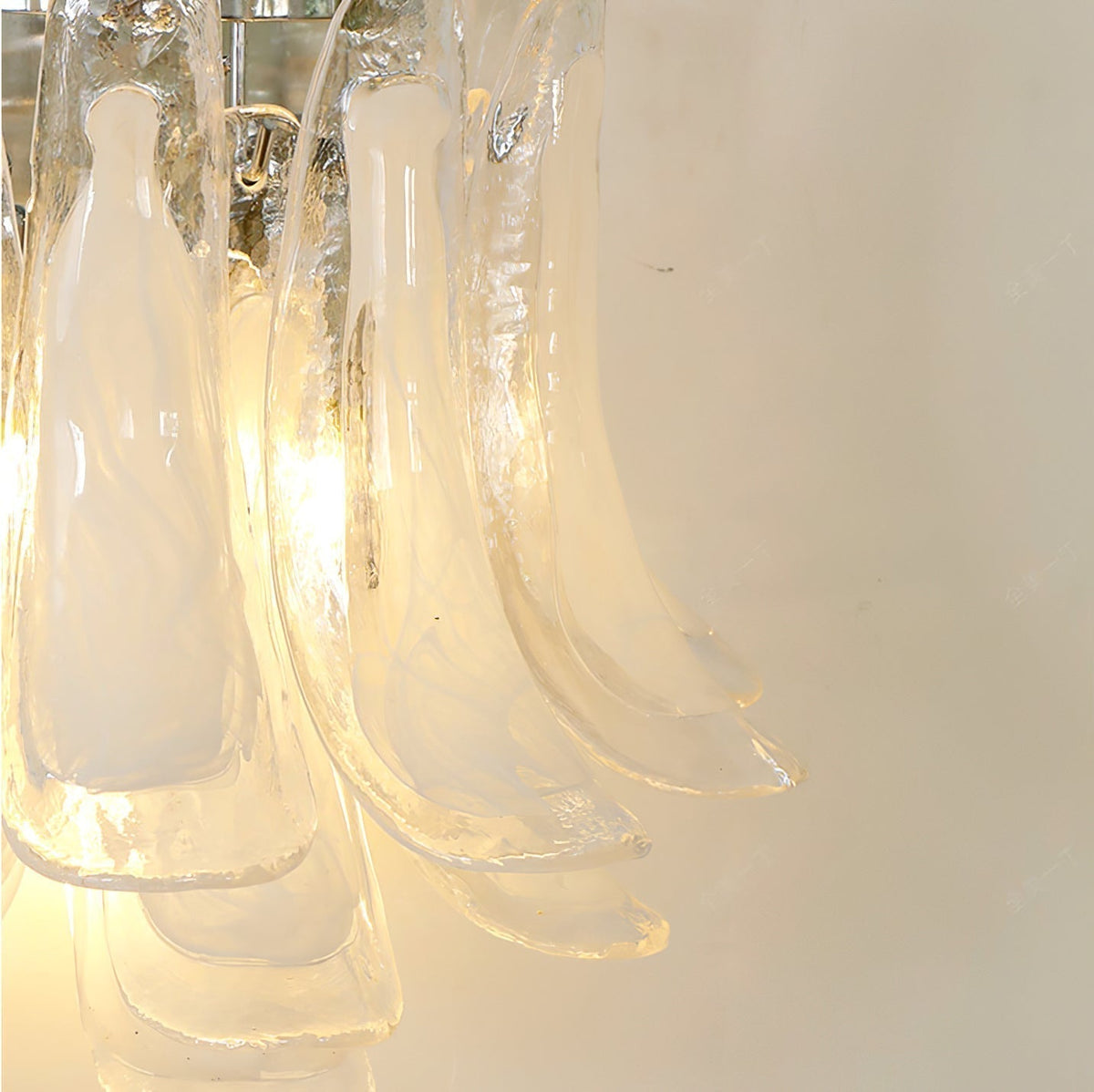 Celarelle wandlamp met Glazen Bloemblaadjes in Hoefijzervorm Minimalistisch