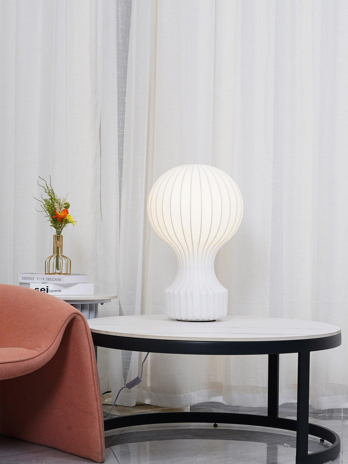 Lirove staal Sculptural tafellamp