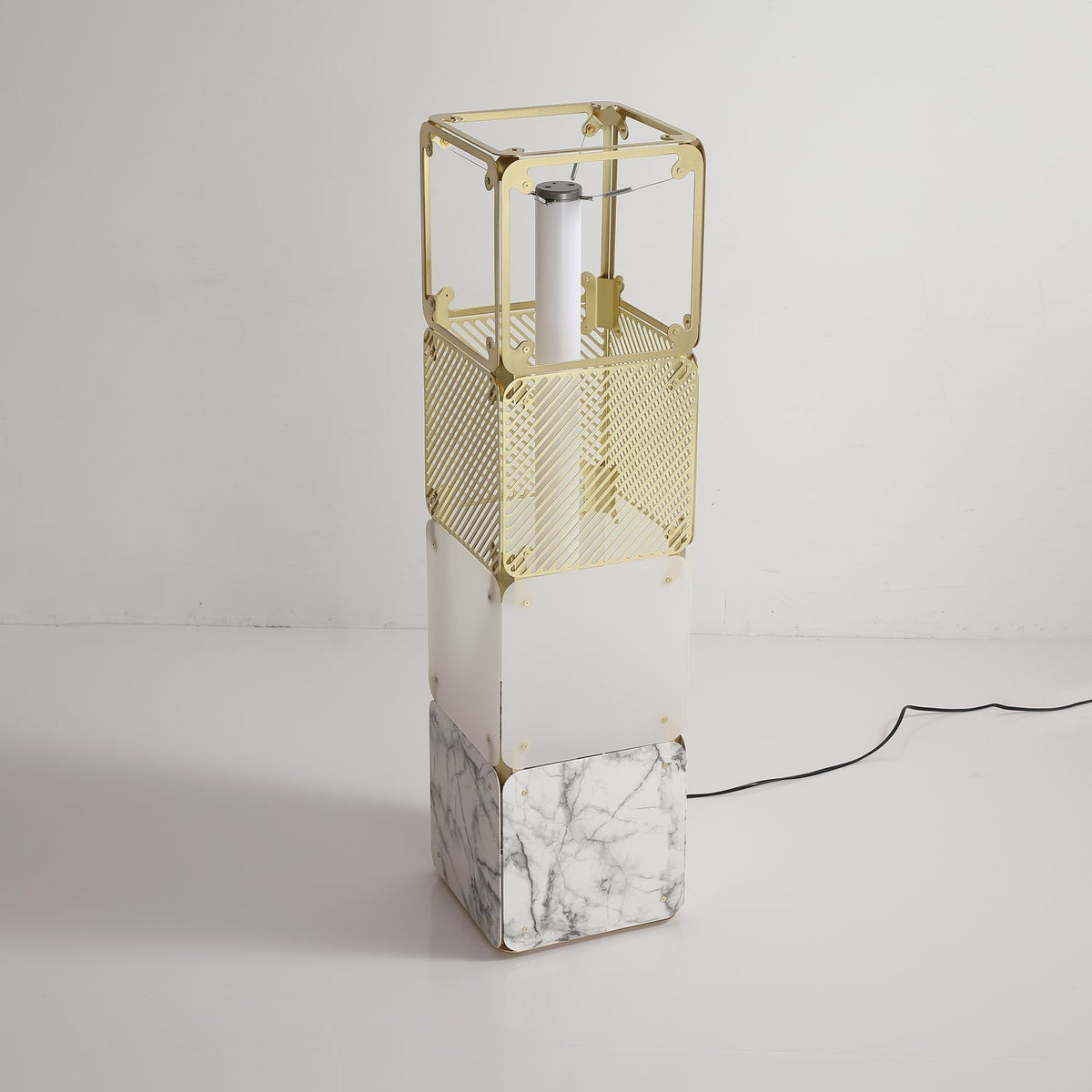 LuxeGrid vloerlamp in messing