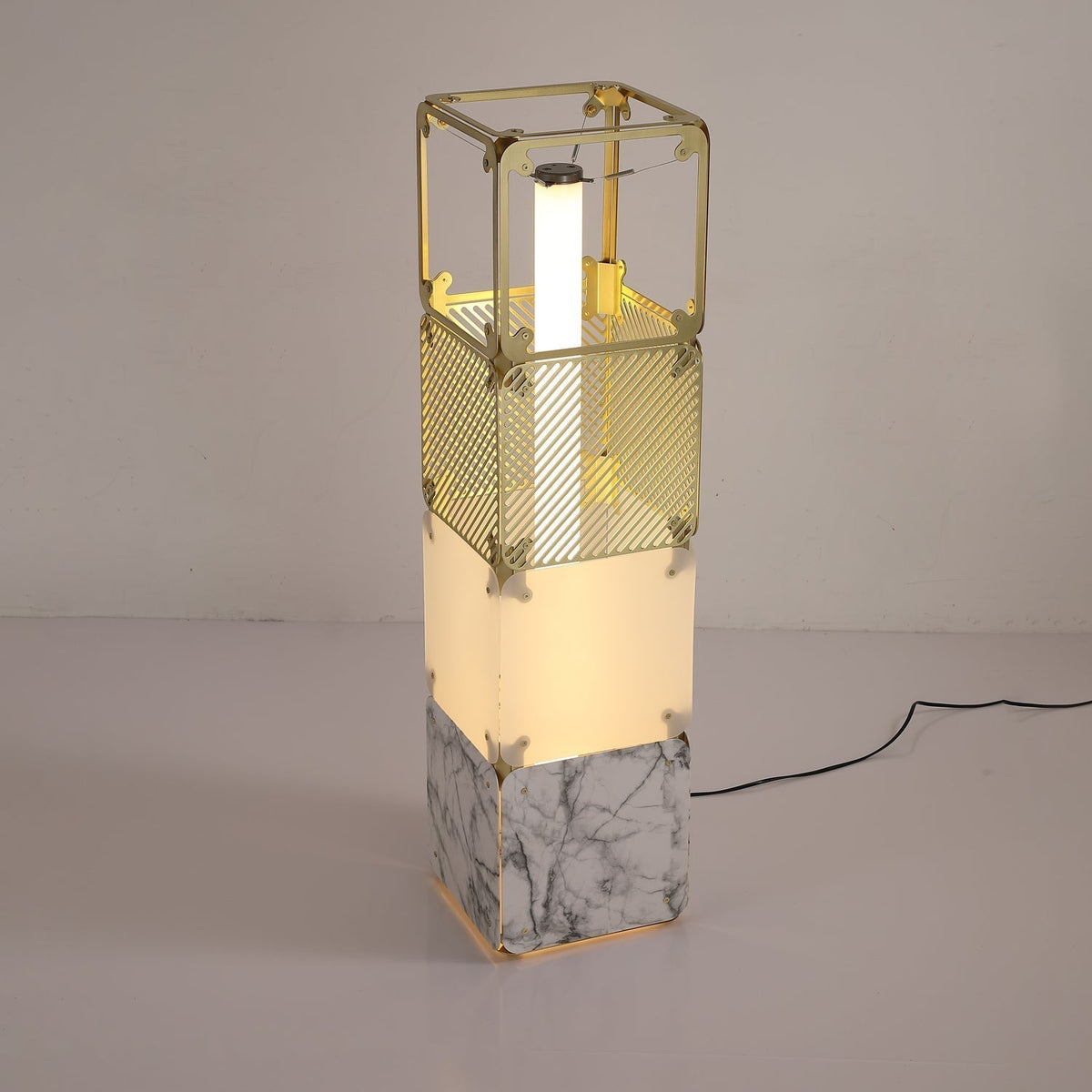 LuxeGrid vloerlamp in messing