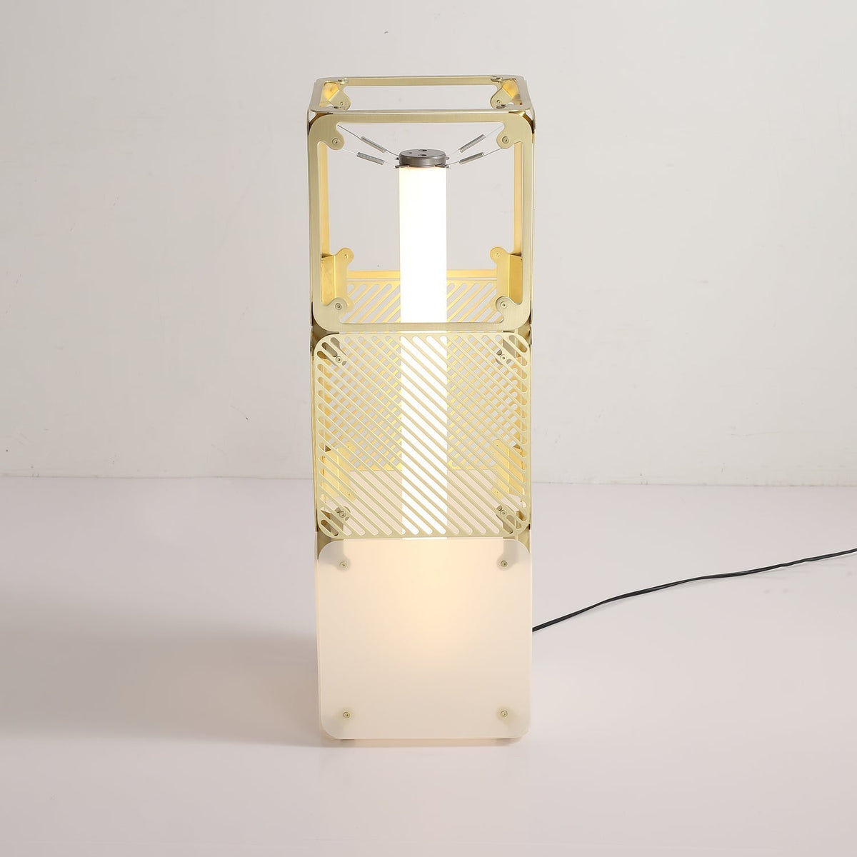 LuxeGrid vloerlamp in messing