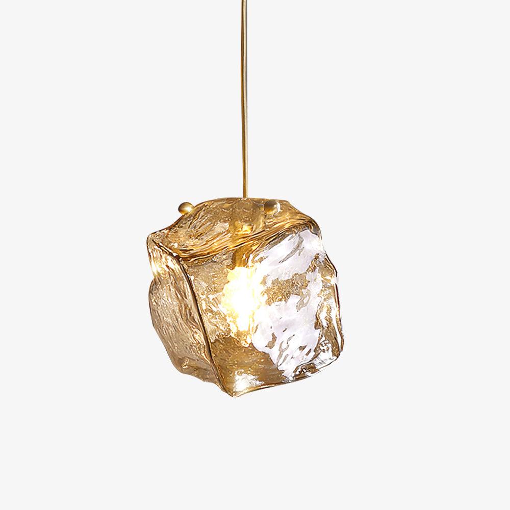 Kixu Luxe hanglamp van messing met amberkleurige kap