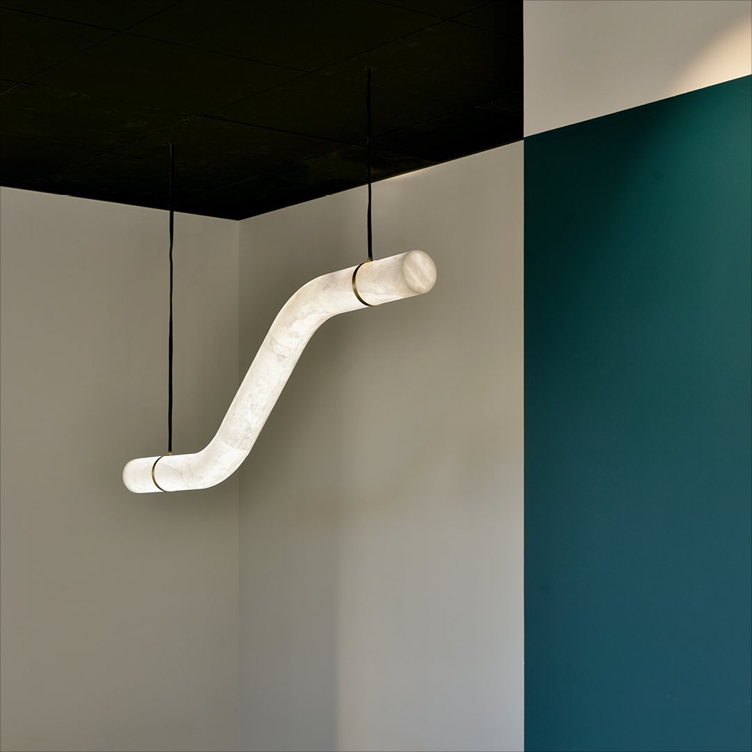 Mithos gebogen albasten hanglamp