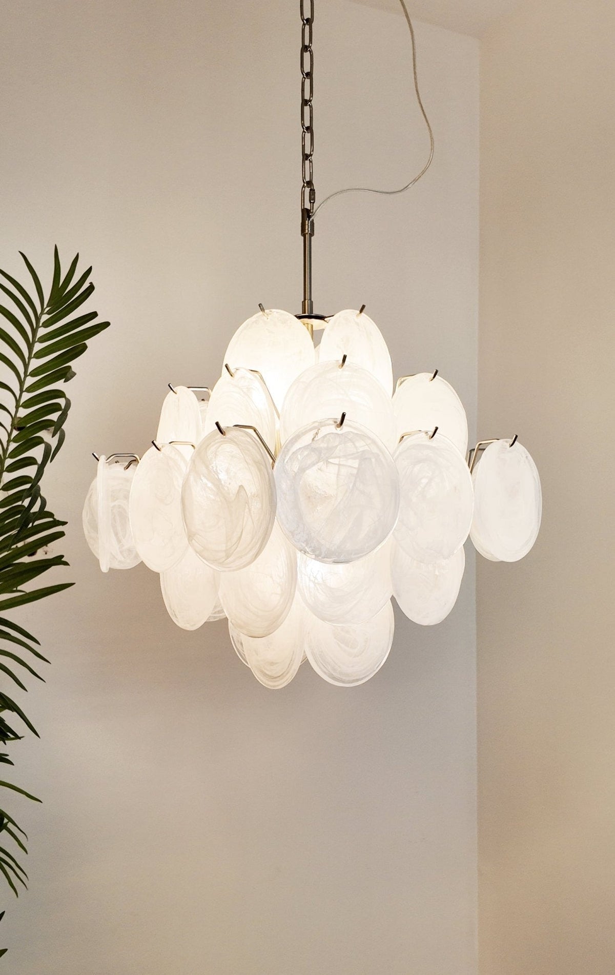 Liorinelle Kroonluchter Witte Murano Glazen Schijven Cluster