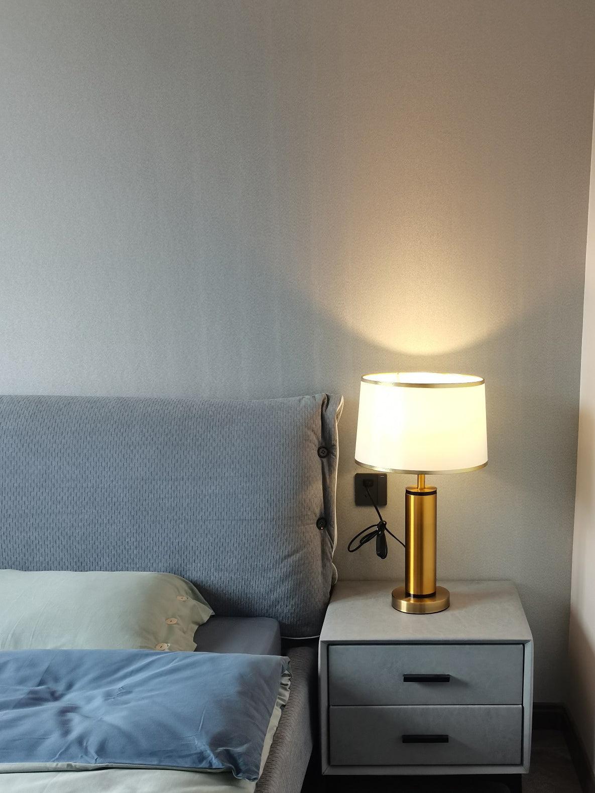 Cur moderne tafellamp in goudkleurige afwerking