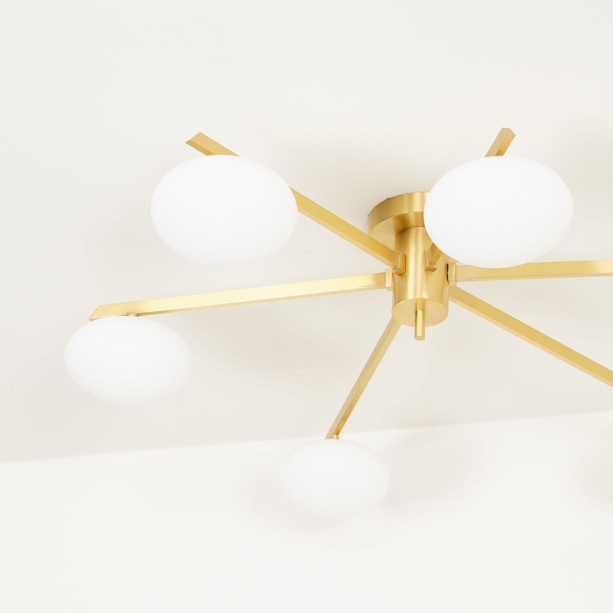 Lioraliella plafondlamp Zwart Wit glas