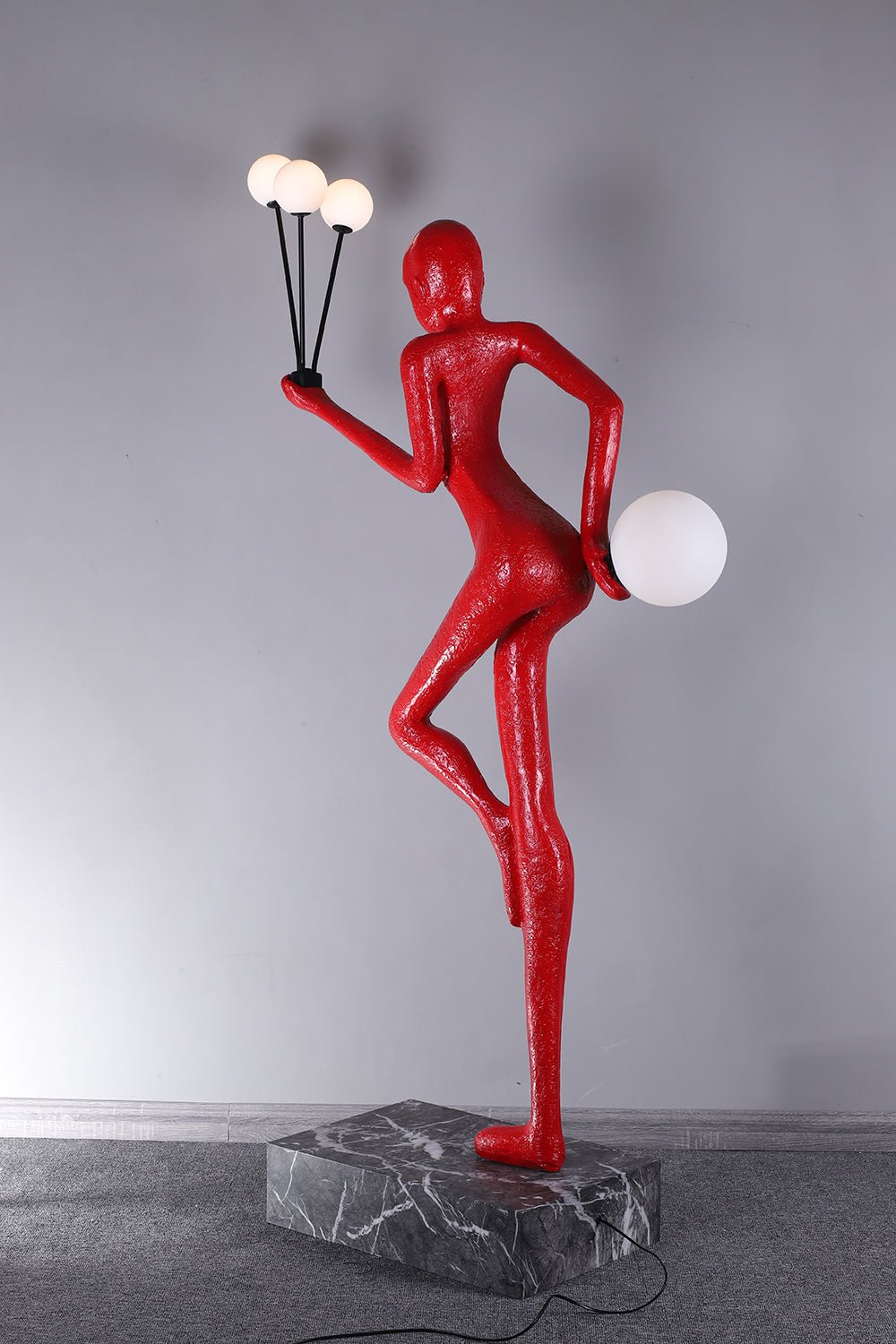 Jovian Juggler Zwart Sculpturale vloerlamp