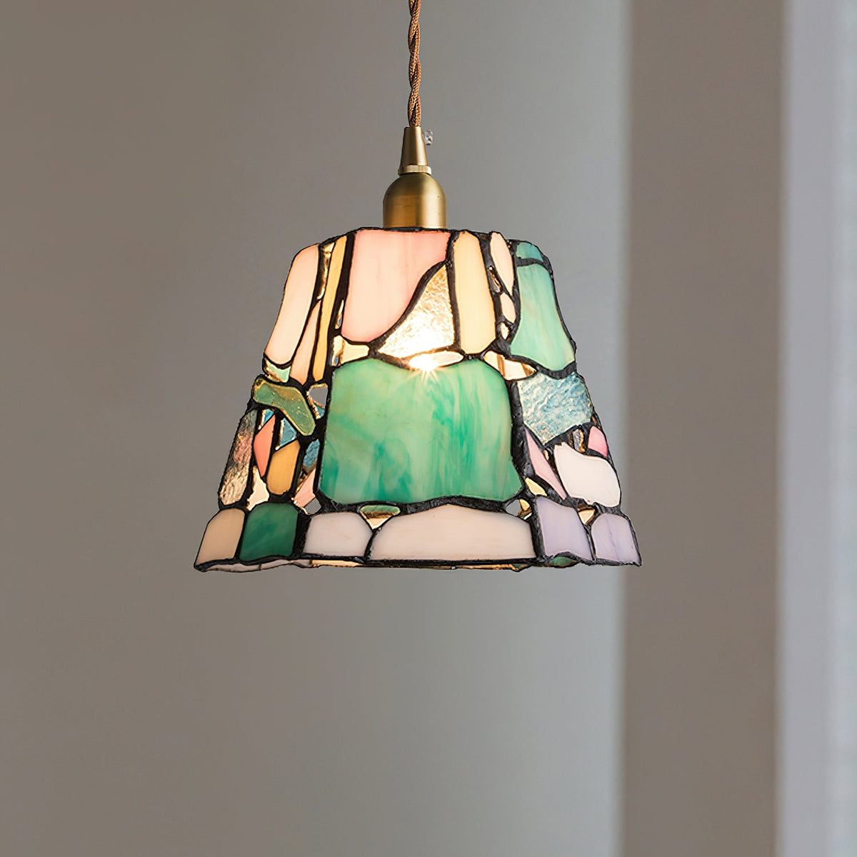 Fira Tiffany-stijl hanglamp met gevuld glas