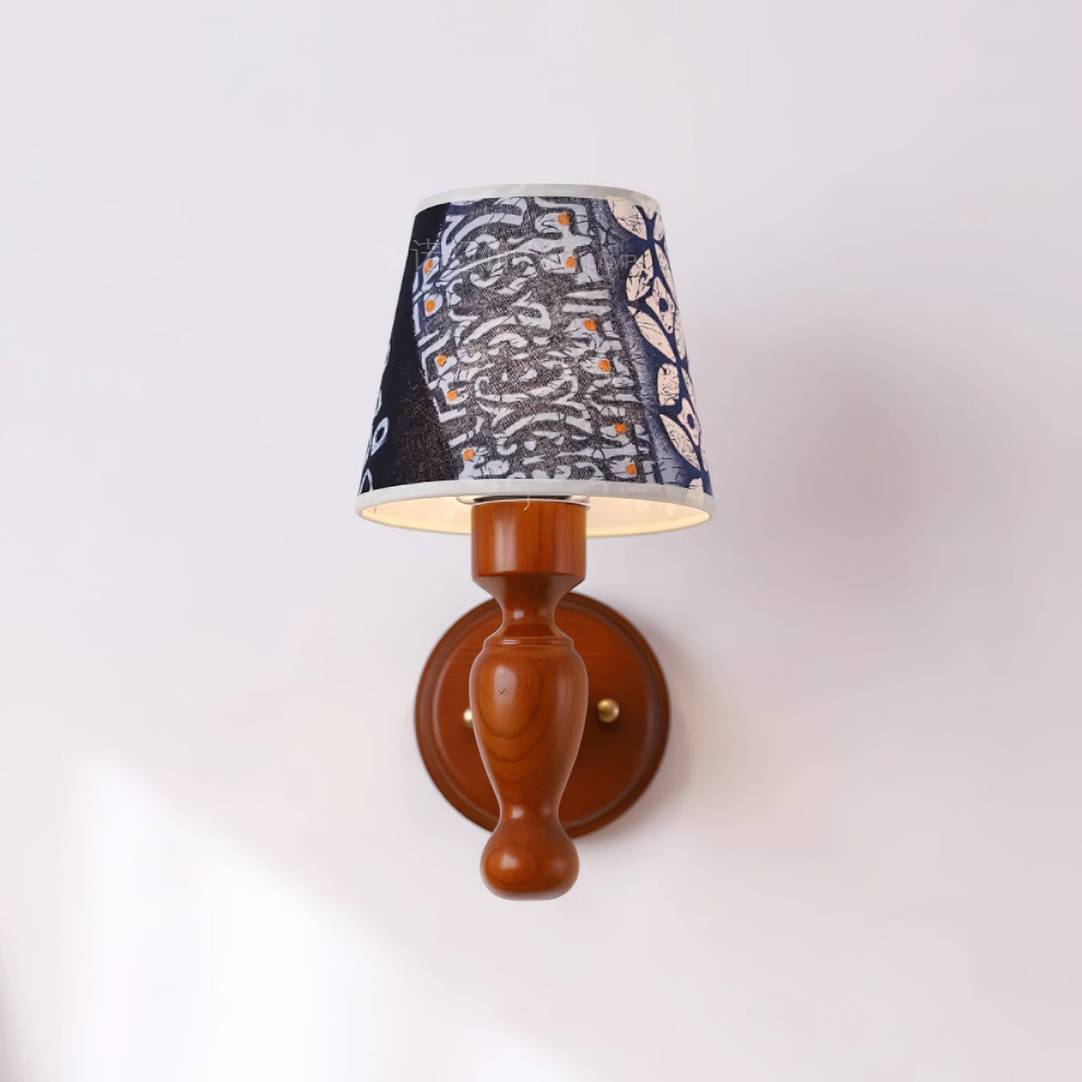 Orbel Mapleleaf wandlamp met houten element