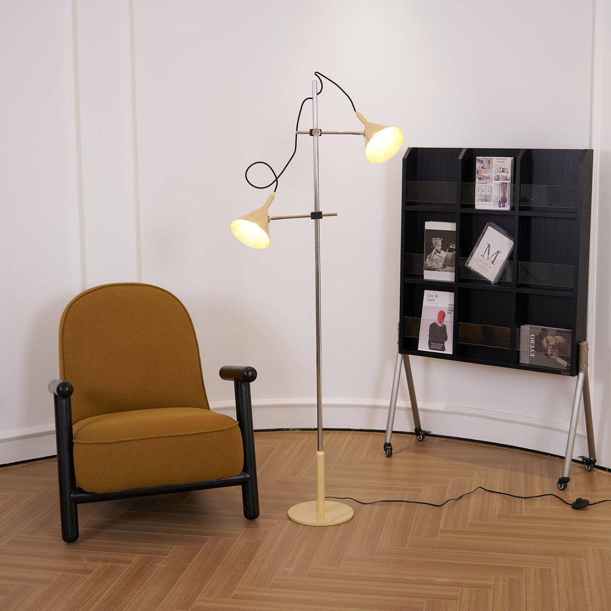 Elys moderne vloerlamp in chroom en beige