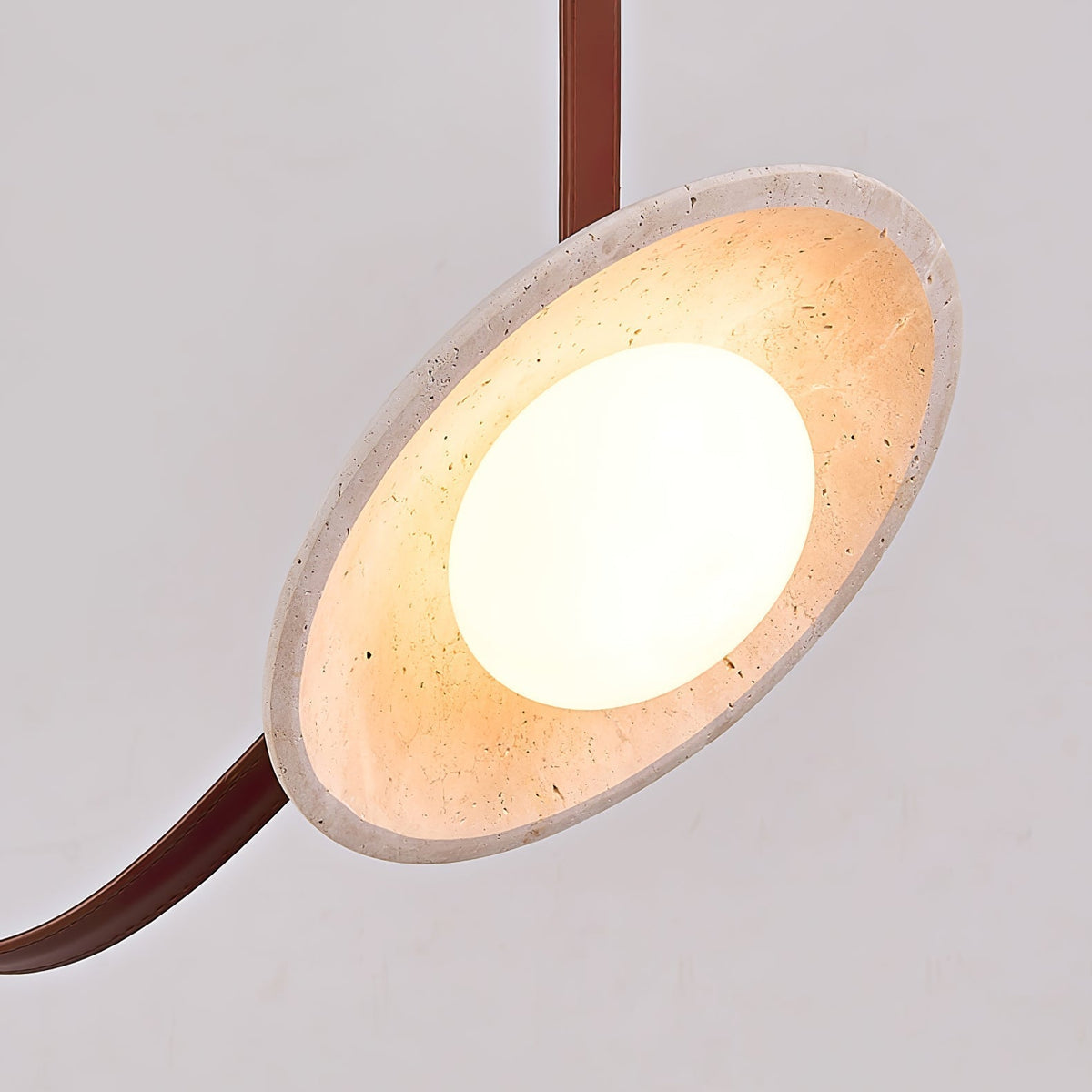 Ulsoryra hanglamp cluster van geel travertin en rood leer