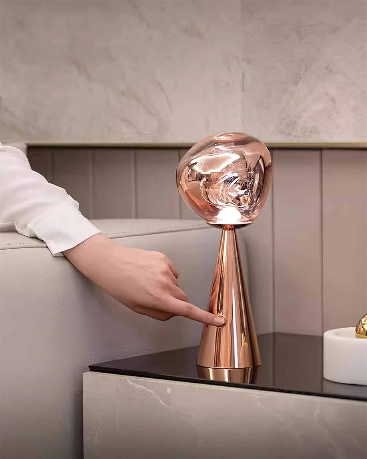 Dimza moderne tafellamp in goud