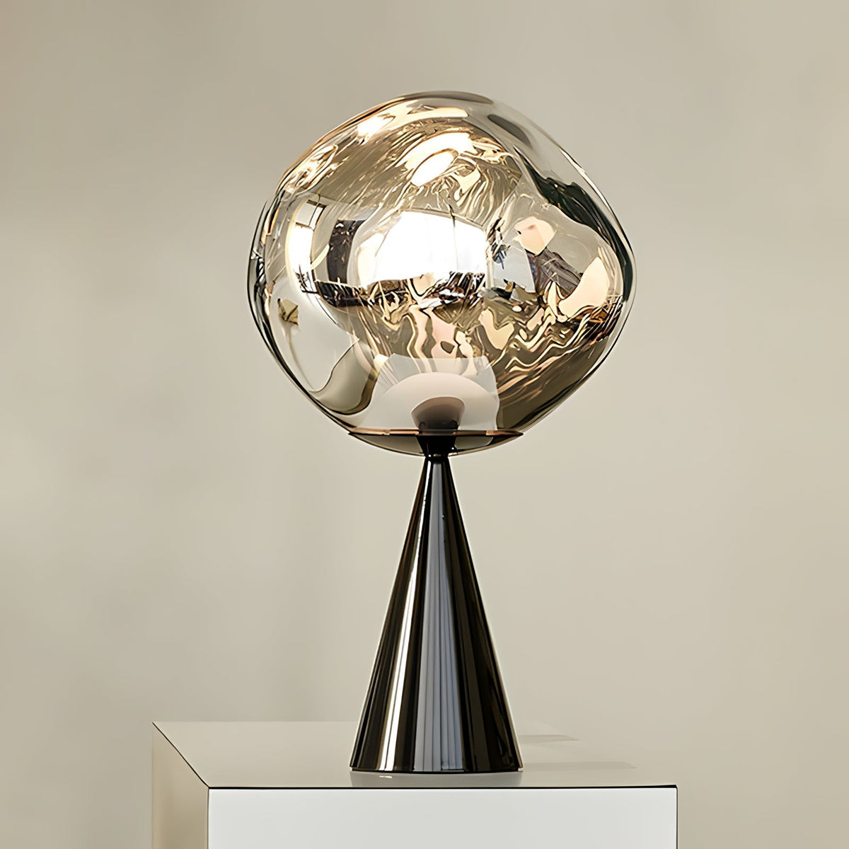Dimza moderne tafellamp in goud