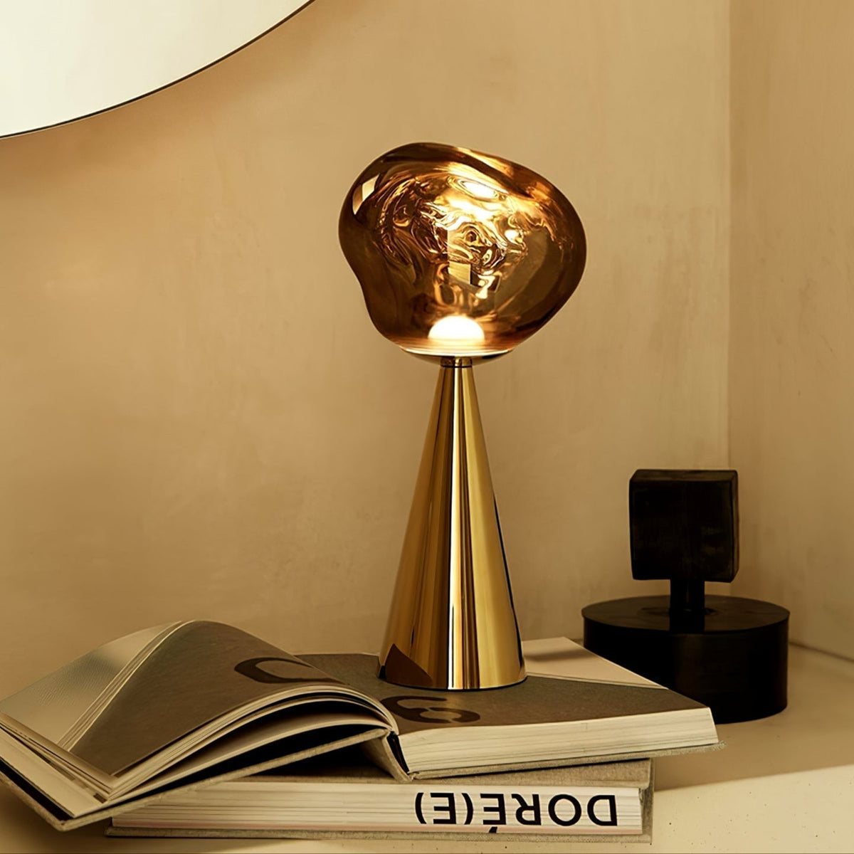 Dimza moderne tafellamp in goud
