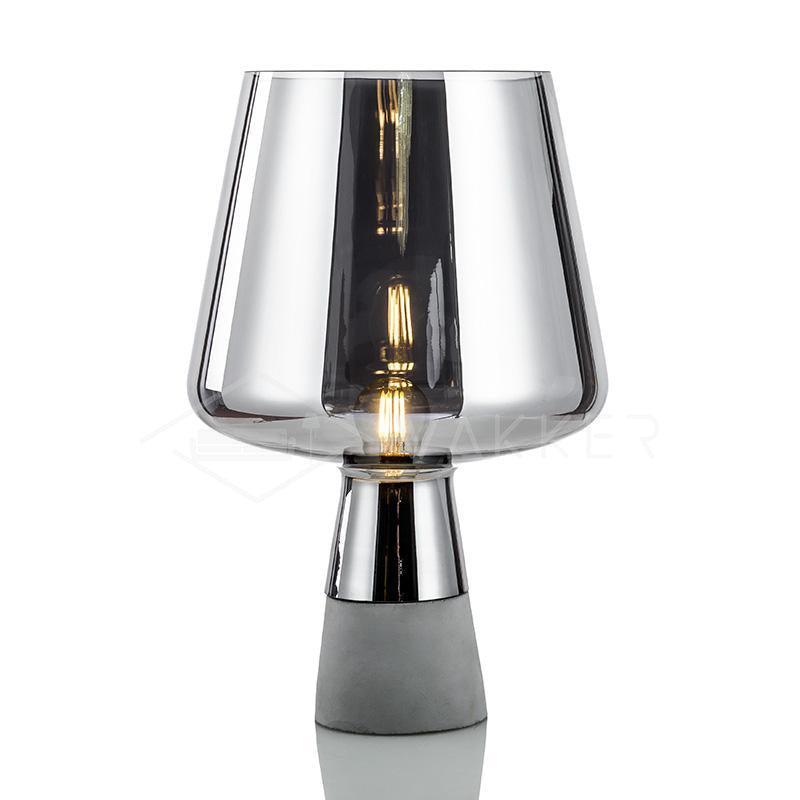Elairella minimalistische tafellamp van cement