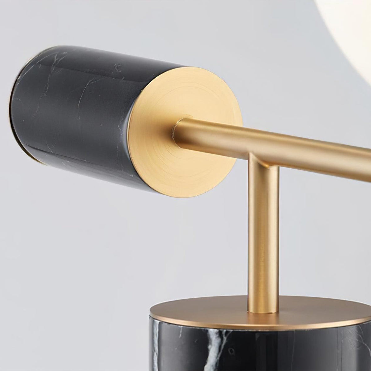 Vathayre Minimalisme tafellamp met Marmer