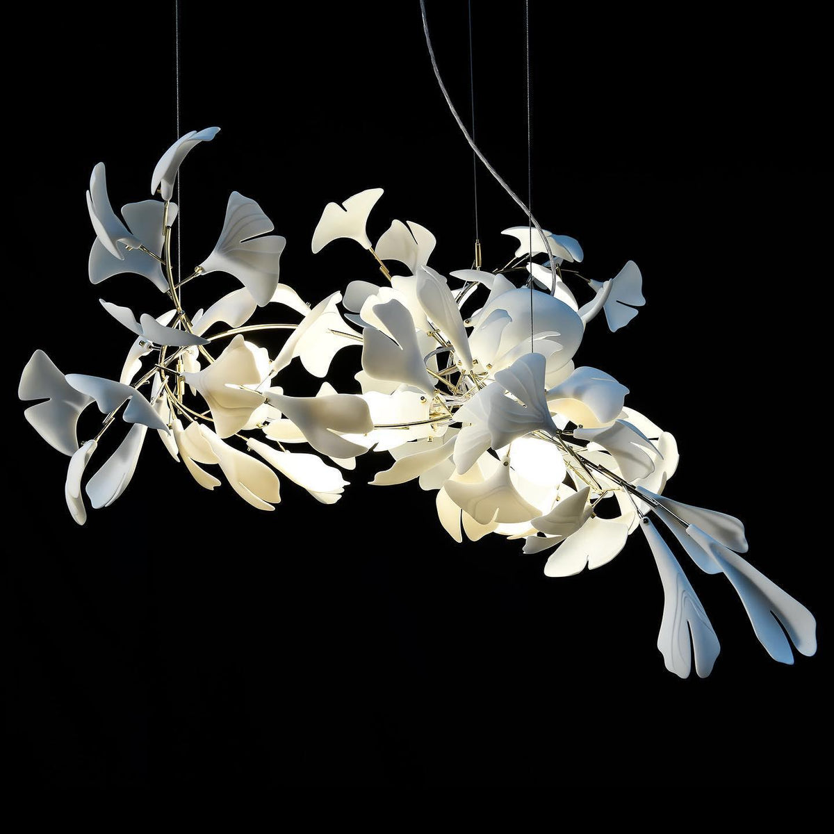 Ayla Kroonluchter Gingko Blad Keramiek Goudlichaam+Witbladeren met bloemblaadjes