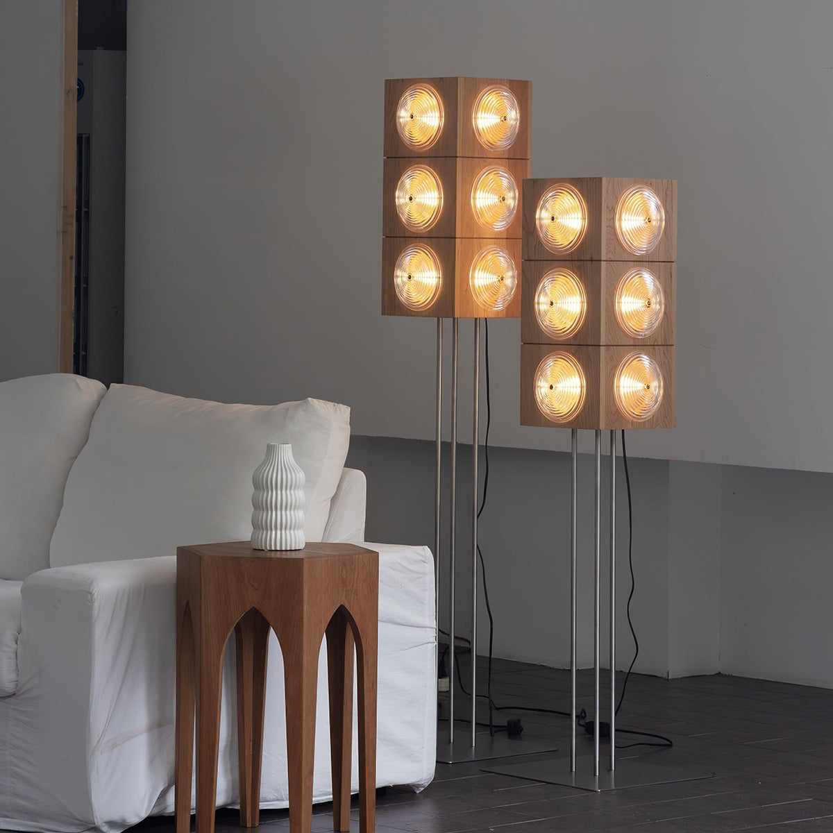 Avraearae modulaire vloerlamp van kersenhout