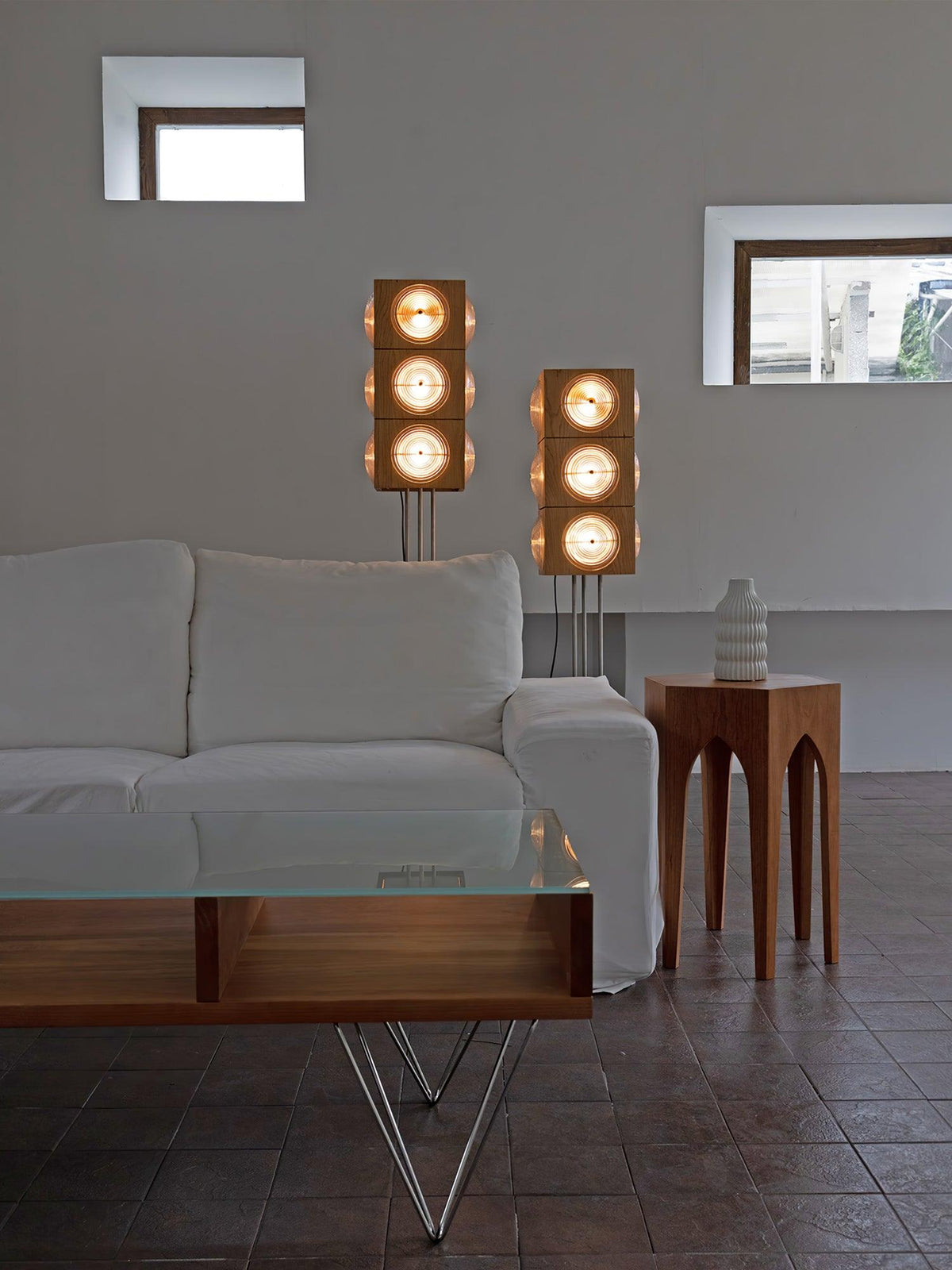 Avraearae modulaire vloerlamp van kersenhout