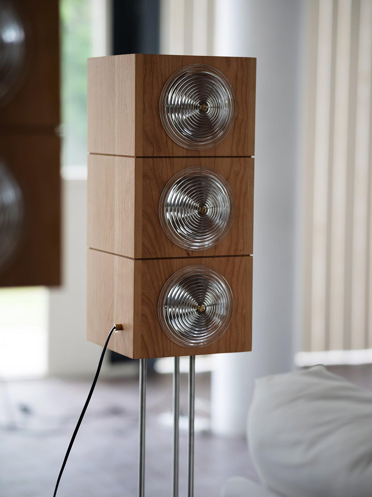 Avraearae modulaire vloerlamp van kersenhout