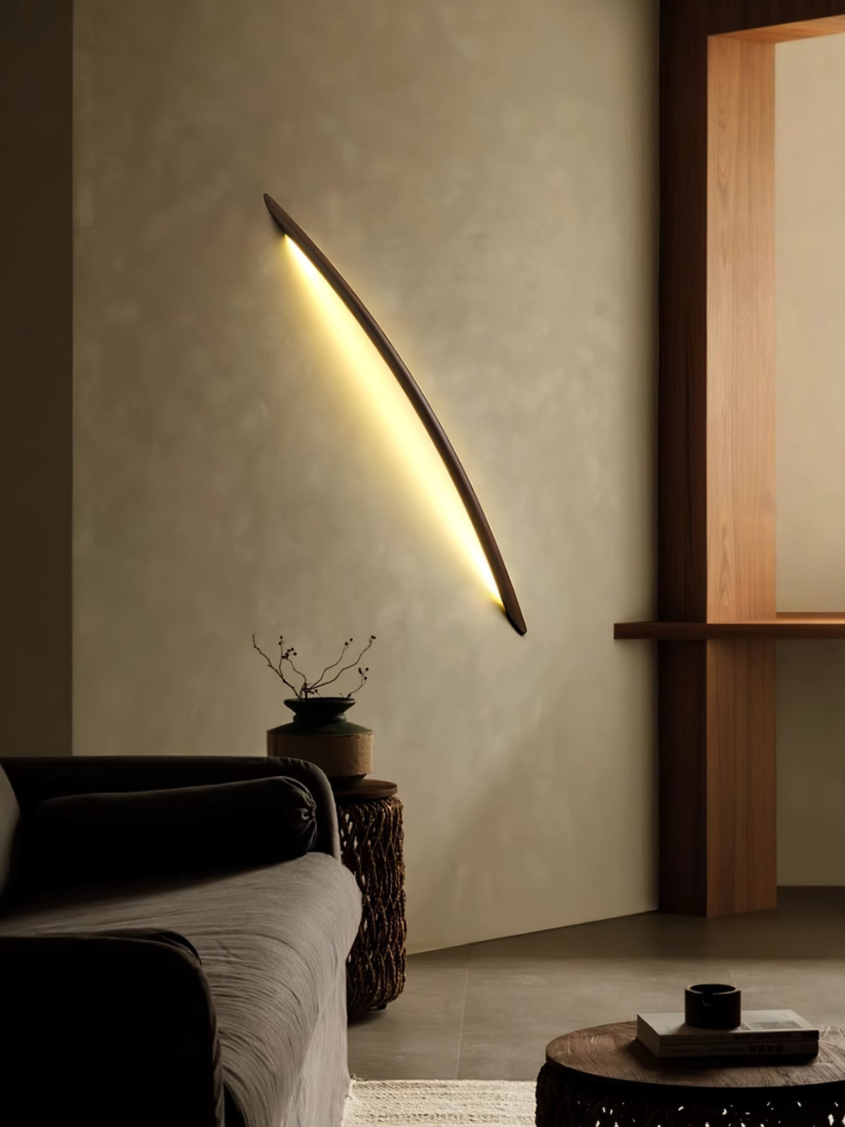 Evvinos Moderne minimalistische lineaire wandlamp van walnoot