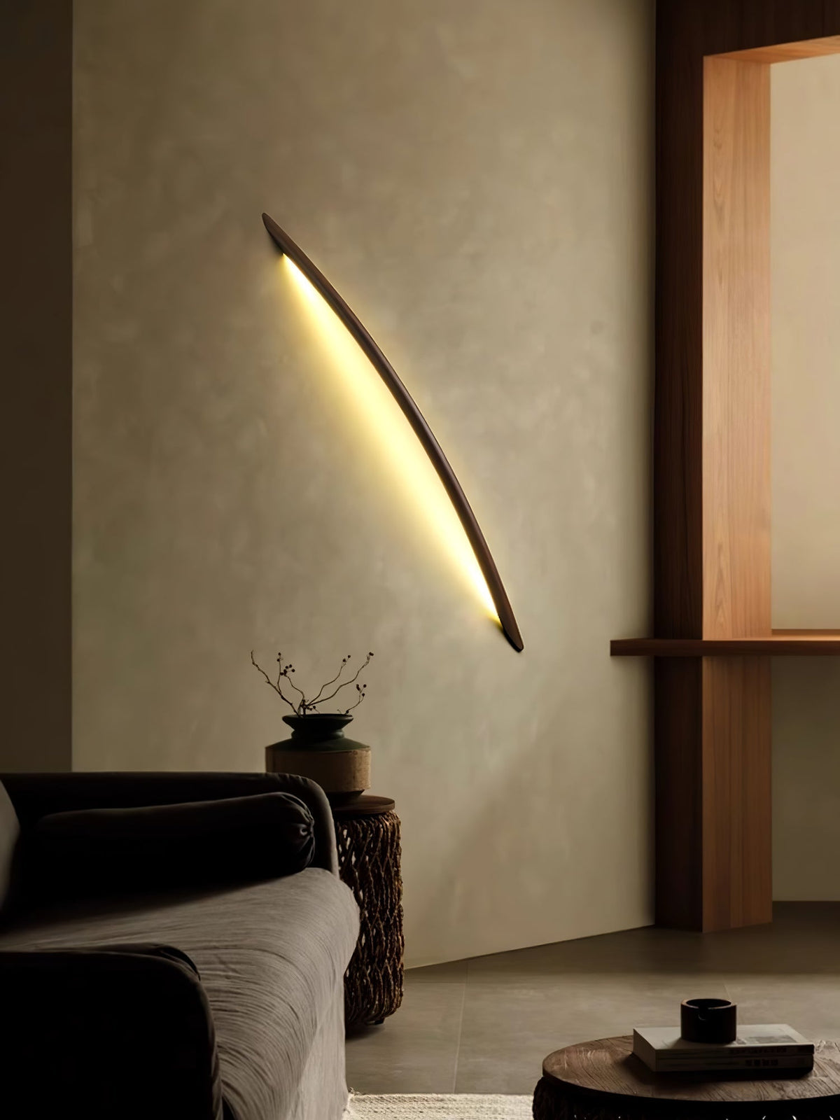 Evvinos Moderne minimalistische lineaire wandlamp van walnoot