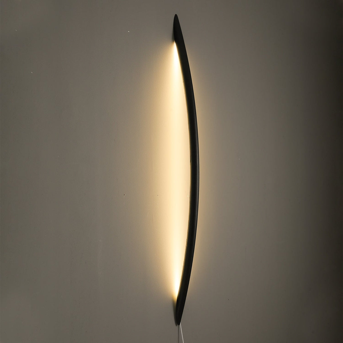 Evvinos Moderne minimalistische lineaire wandlamp van walnoot