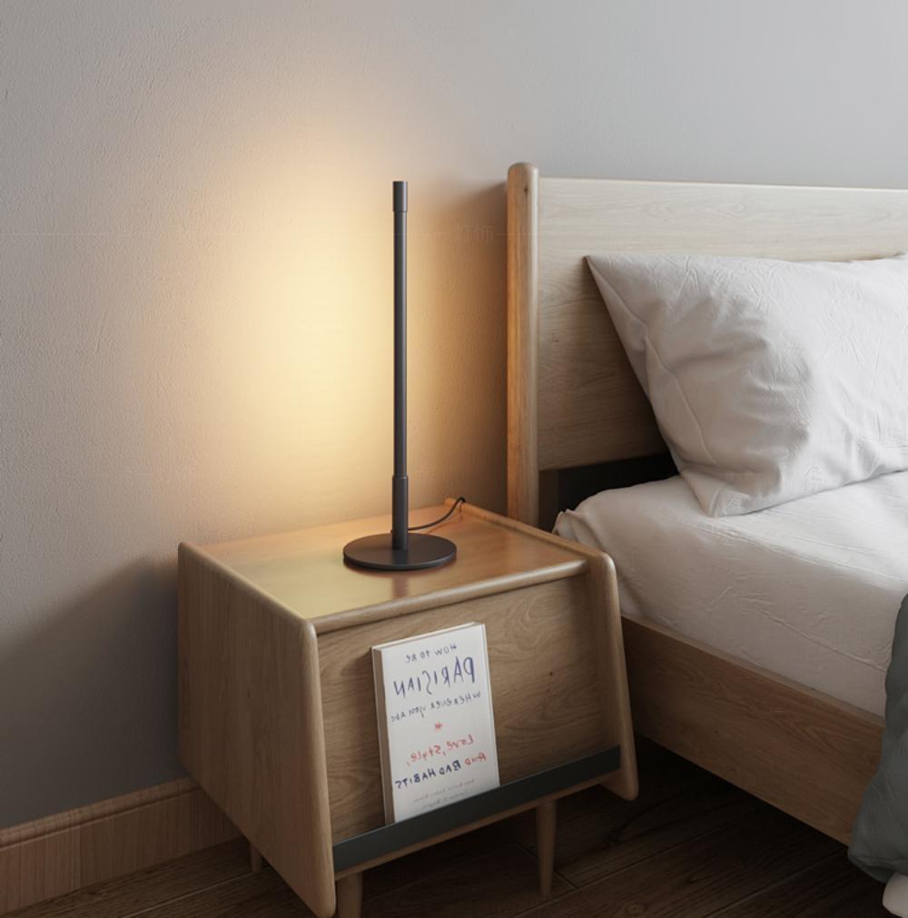 Riven minimalistische tafellamp