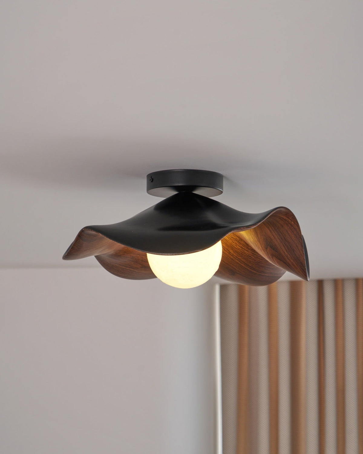 Belenor plafondlamp Lotus Leaf met witte afwerking en hout