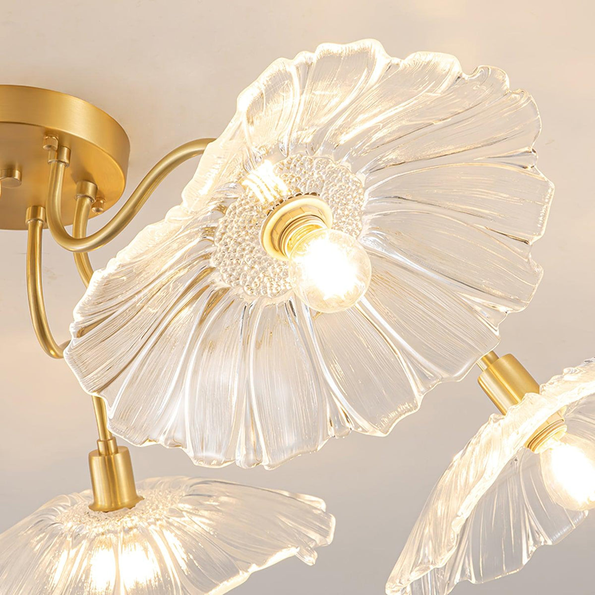 Lioruina messing plafondlamp van glas met bladglas en goudkleurige afwerking