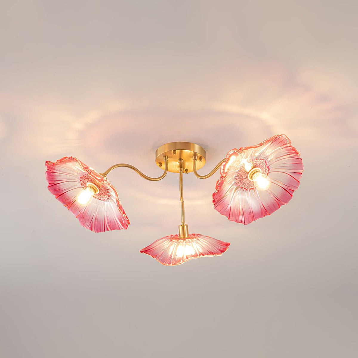 Lioruina messing plafondlamp van glas met bladglas en goudkleurige afwerking