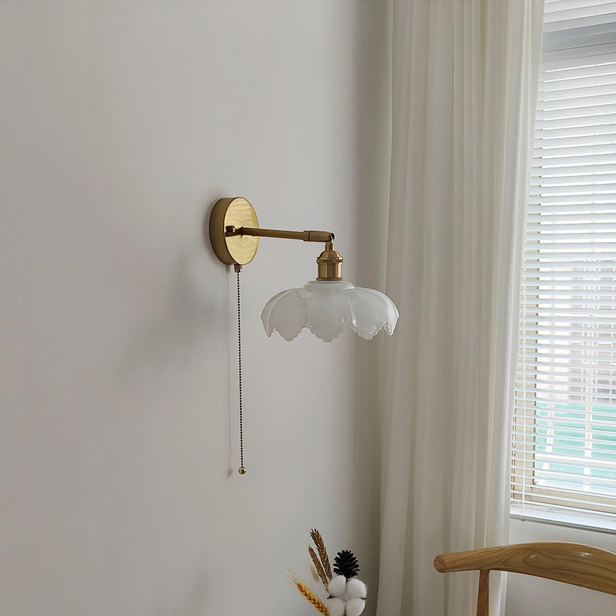 Lotus draaibare glazen wandlamp in Noordse kunststijl
