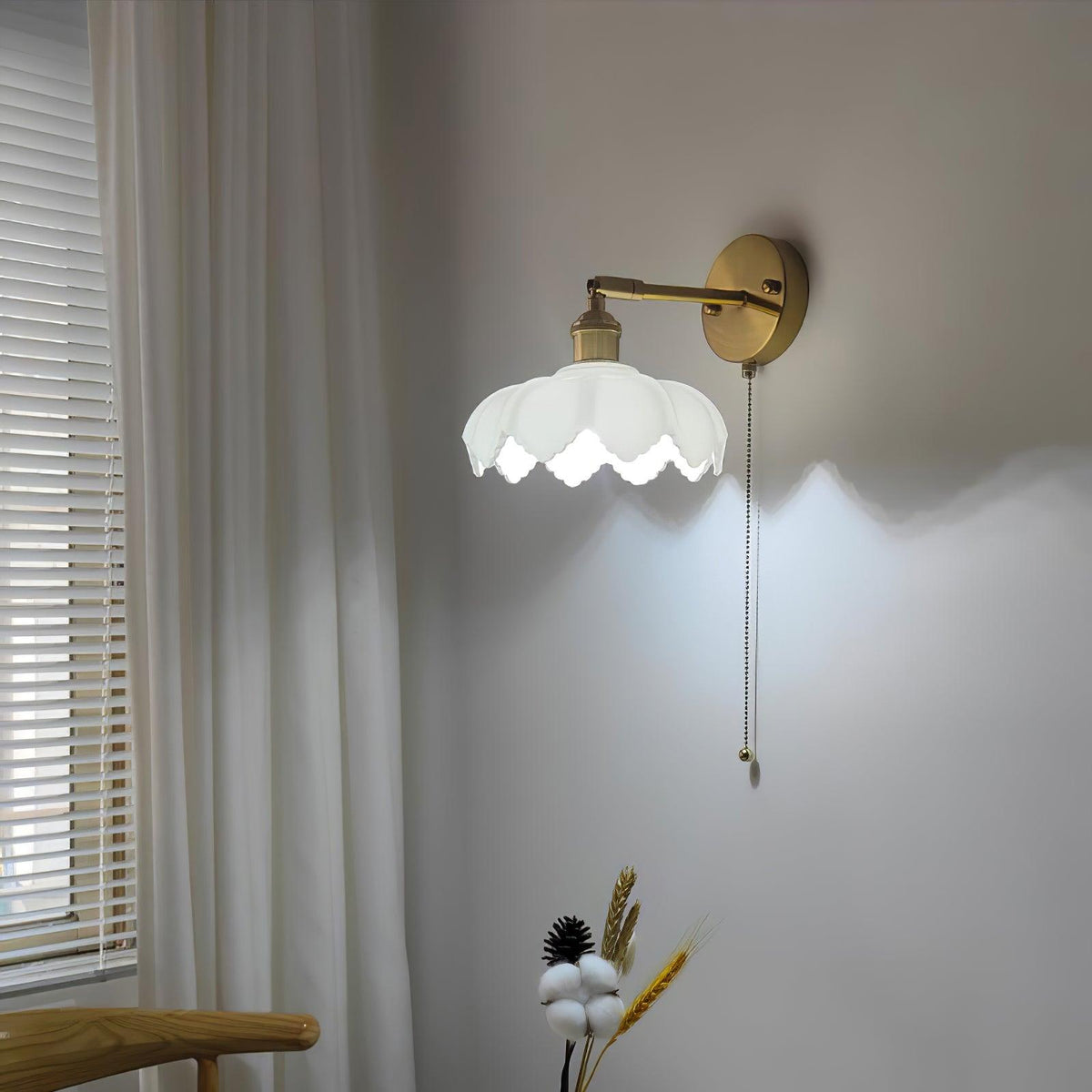 Lotus draaibare glazen wandlamp in Noordse kunststijl